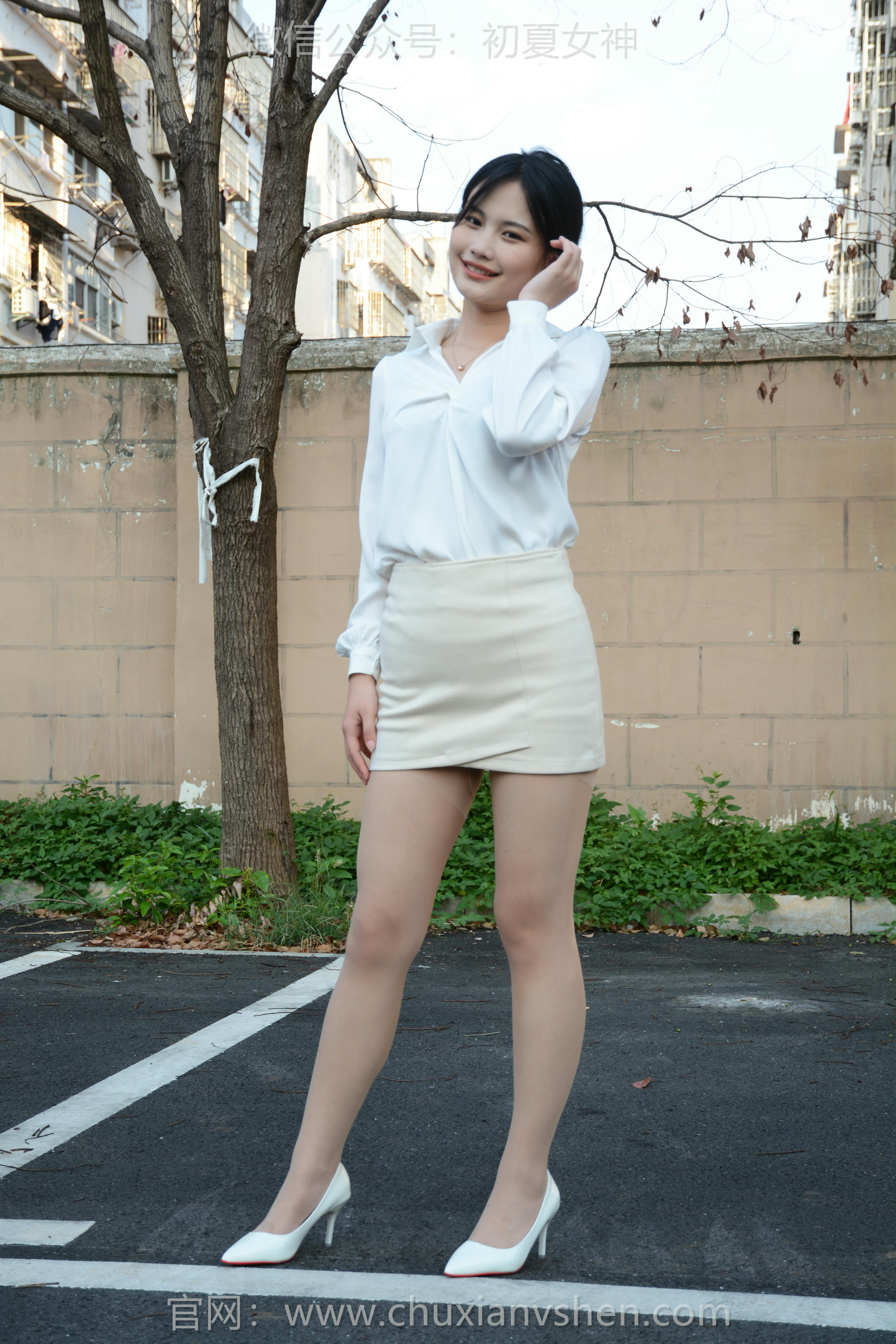 初夏女神 NO.272 安妮、幺幺~【浅装车模】我俩今天扮一次车模哈 [100P1V 4.04 GB]_第1集