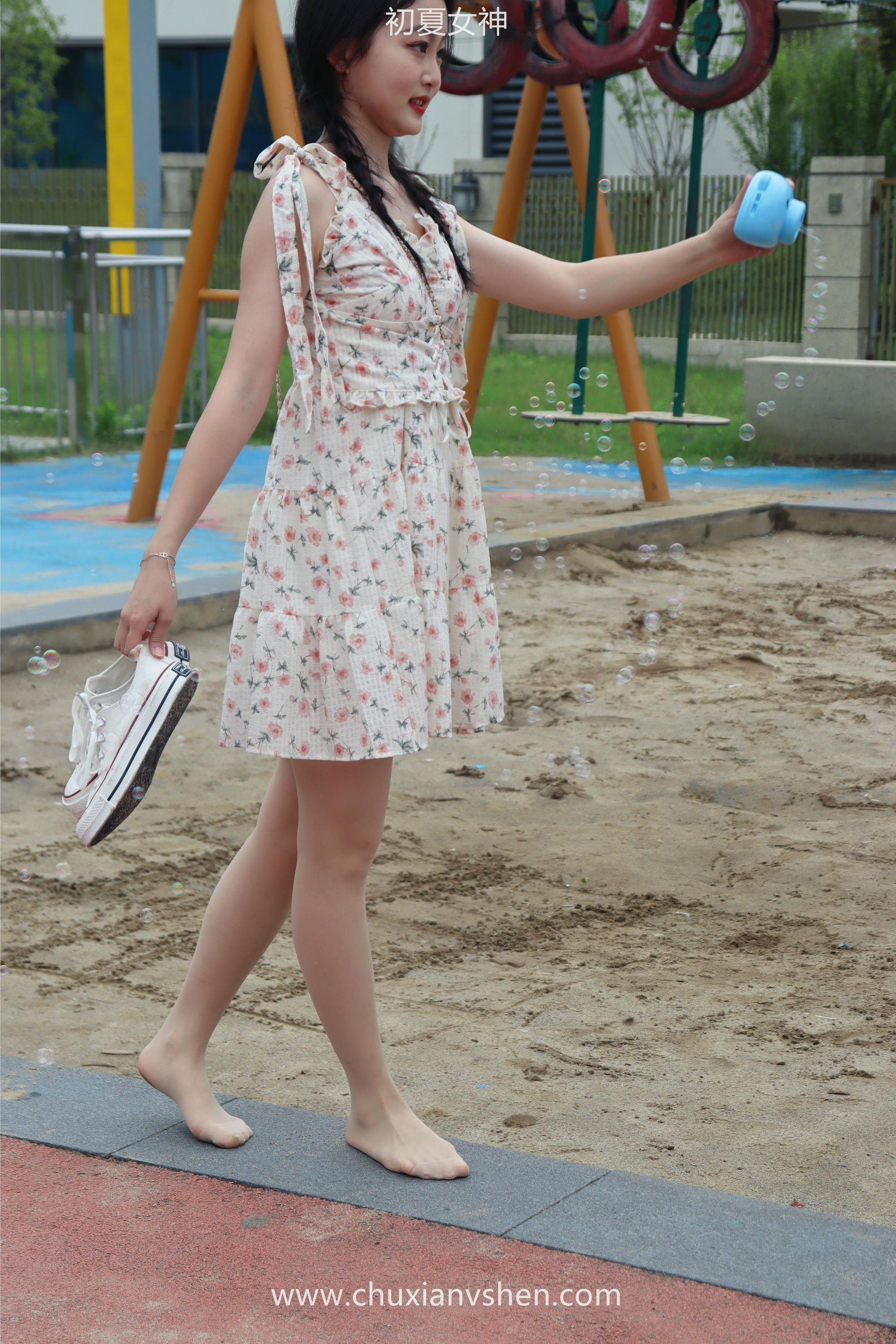 初夏女神 NO.050 双双 公园游玩[221P+1V／7.29GB]_第7集