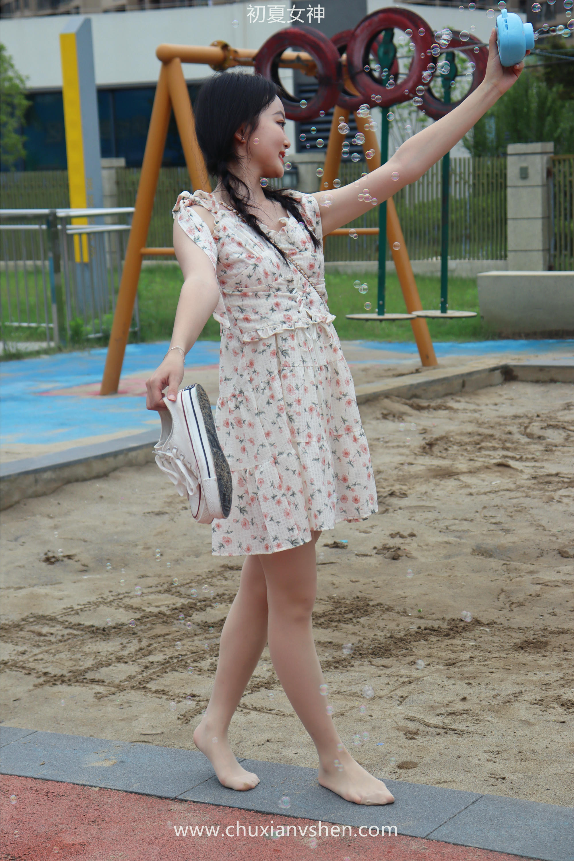 初夏女神 NO.050 双双 公园游玩[221P+1V／7.29GB]_第7集