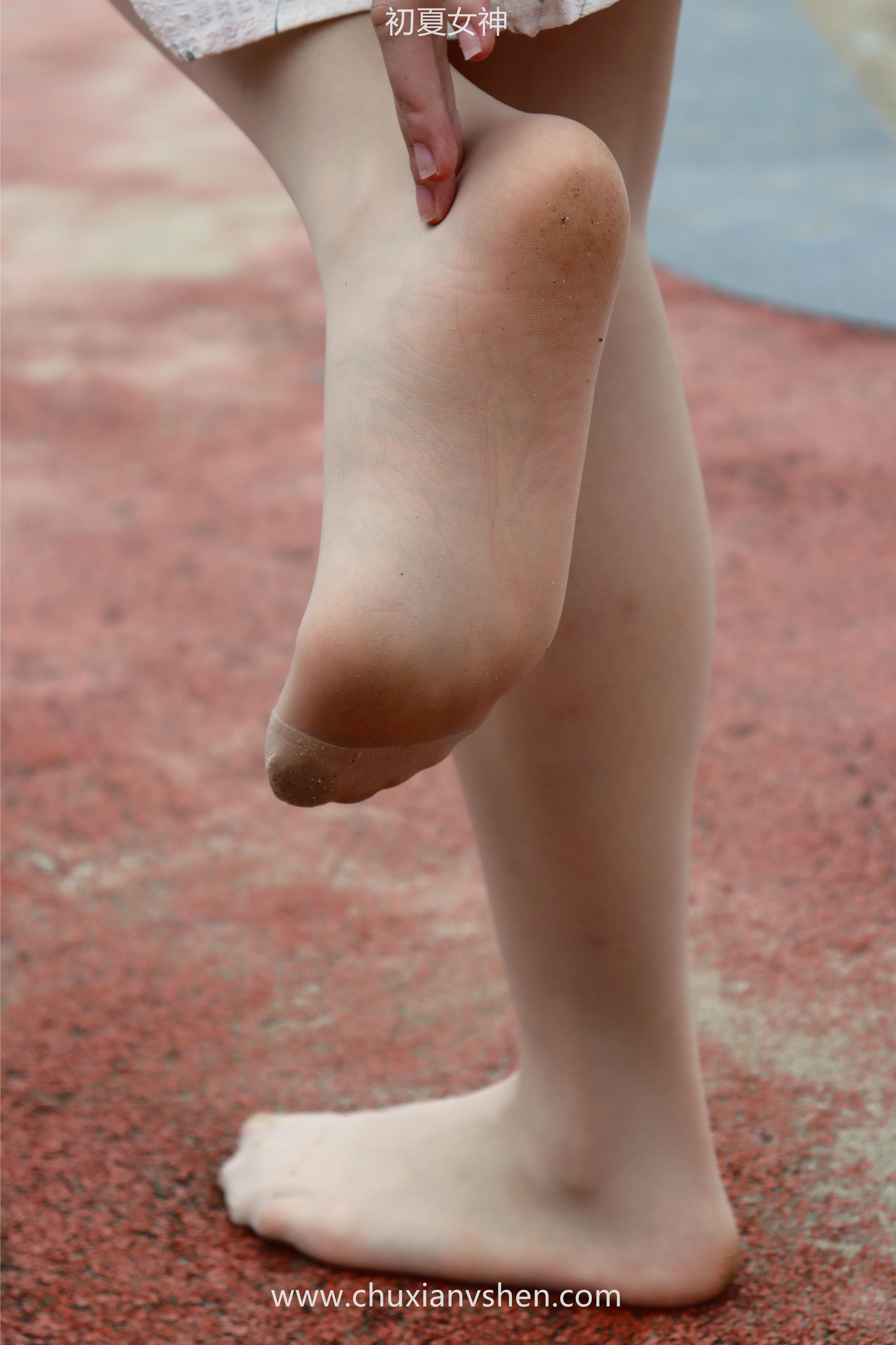 初夏女神 NO.050 双双 公园游玩[221P+1V／7.29GB]_第7集