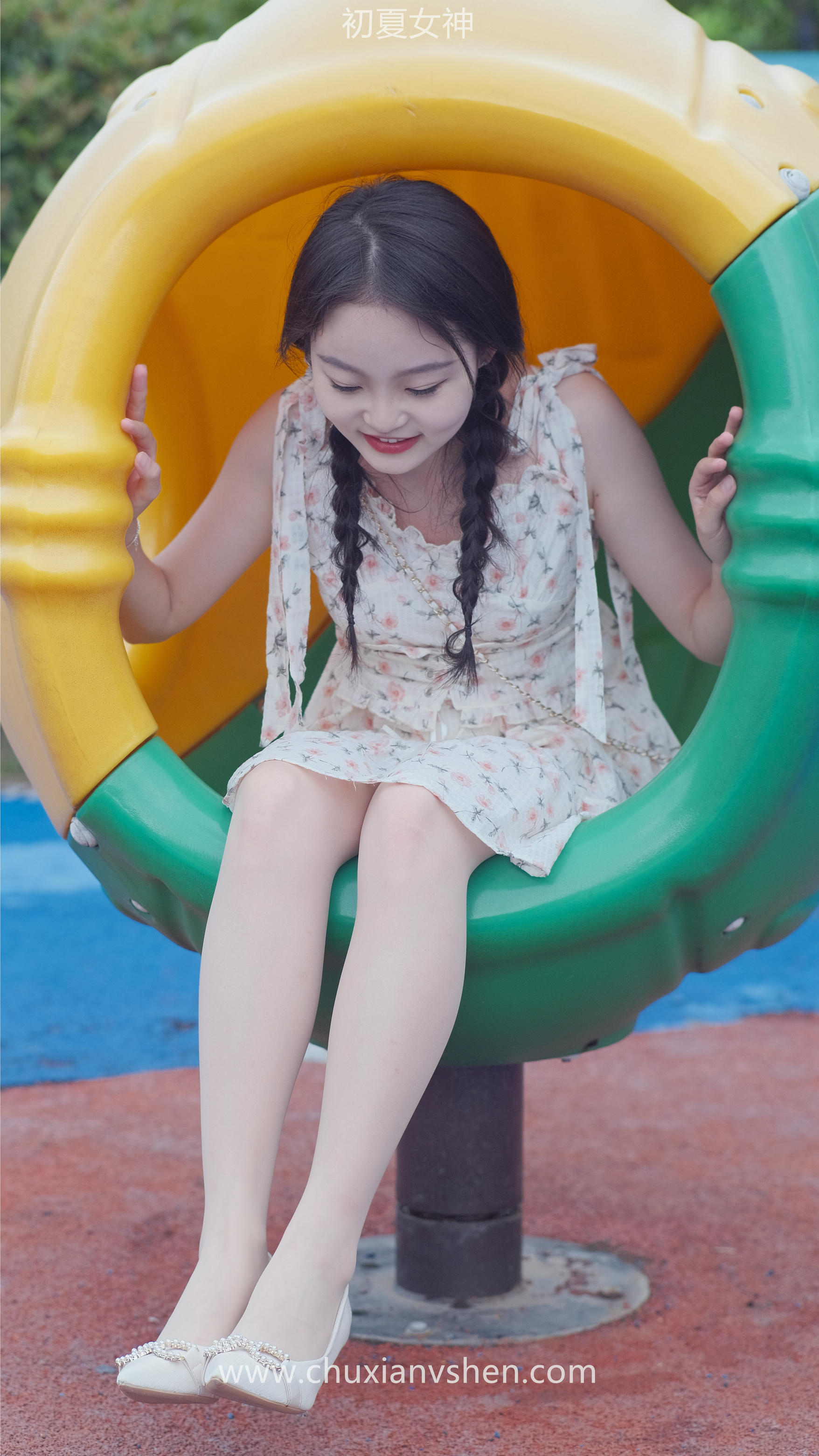 初夏女神 NO.050 双双 公园游玩[221P+1V／7.29GB]_第8集