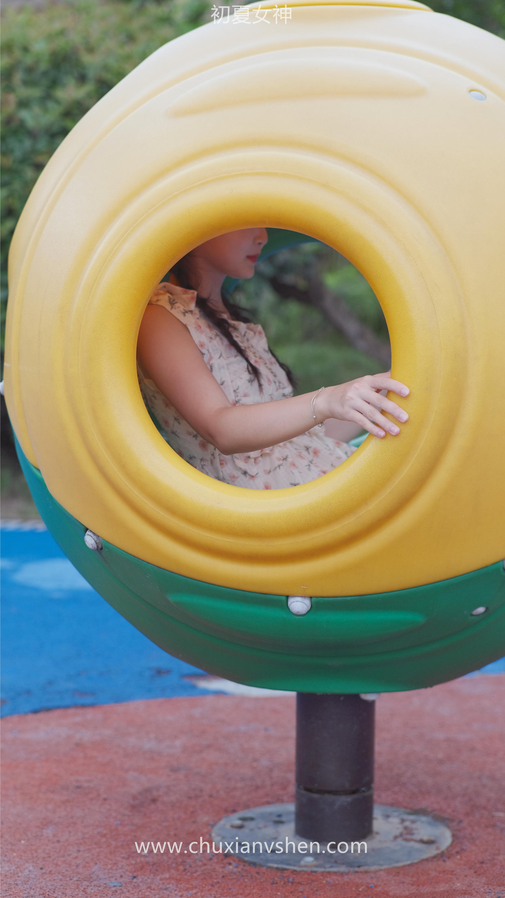 初夏女神 NO.050 双双 公园游玩[221P+1V／7.29GB]_第8集