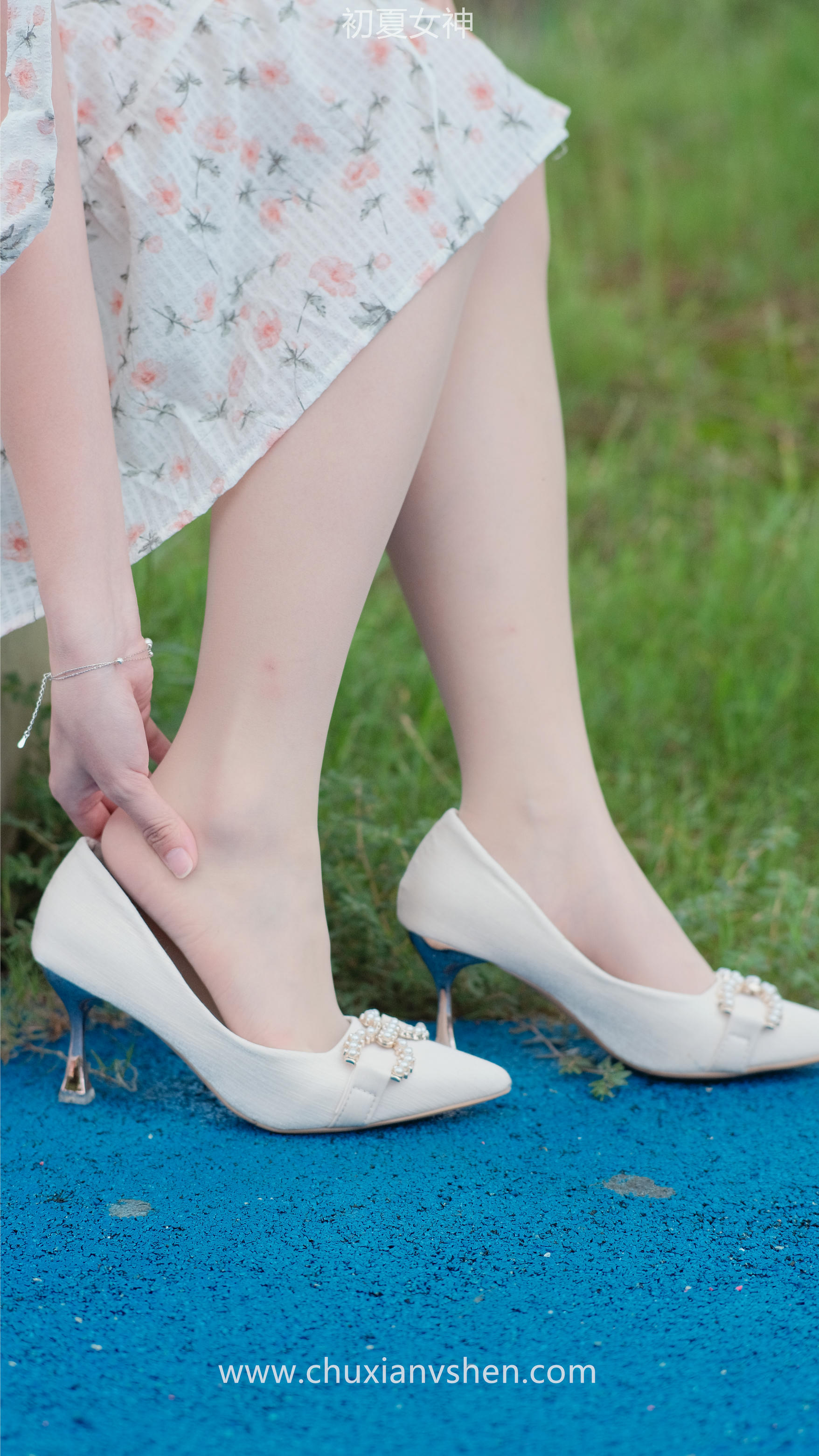 初夏女神 NO.050 双双 公园游玩[221P+1V／7.29GB]_第8集