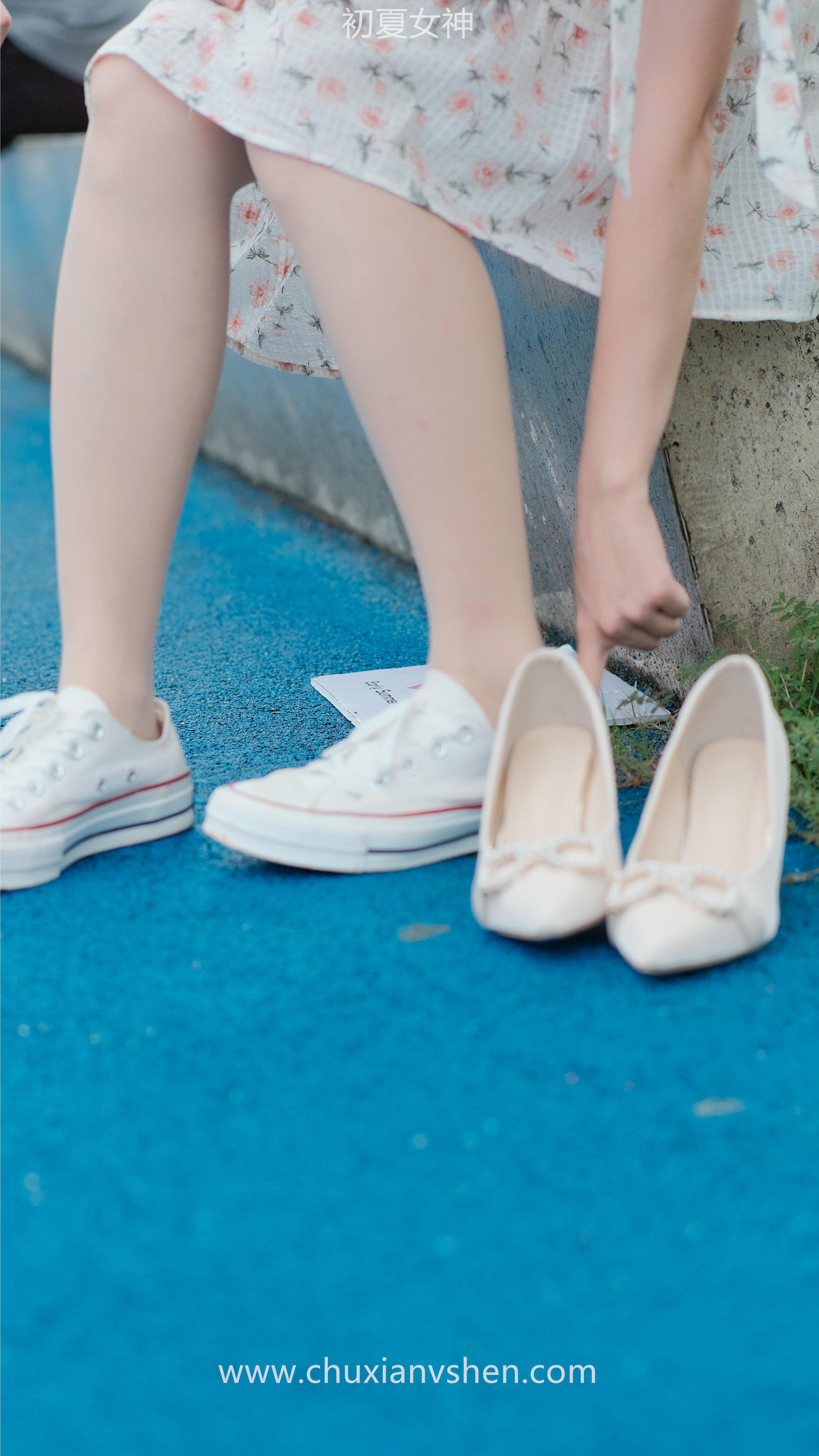 初夏女神 NO.050 双双 公园游玩[221P+1V／7.29GB]_第8集