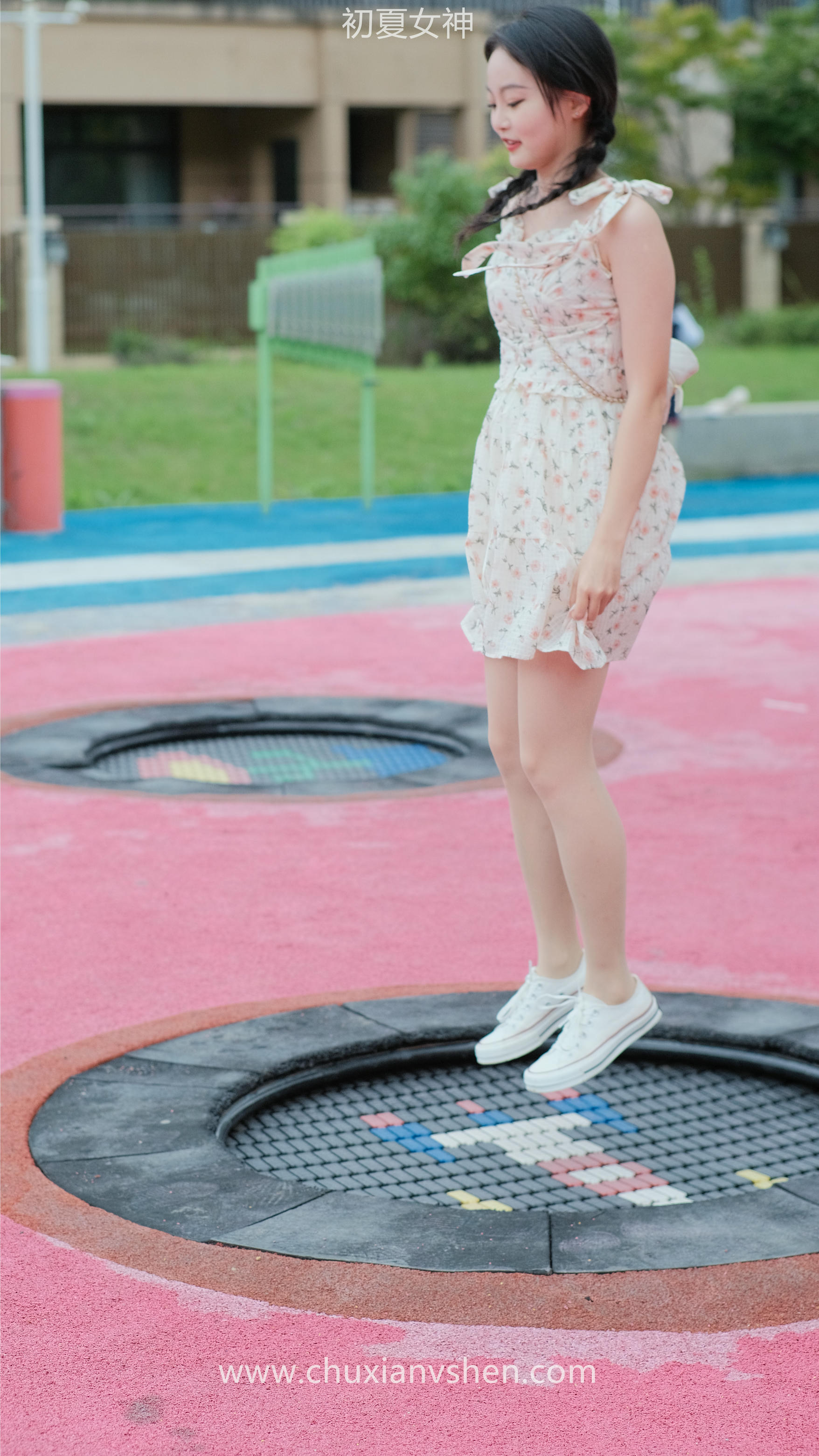 初夏女神 NO.050 双双 公园游玩[221P+1V／7.29GB]_第9集