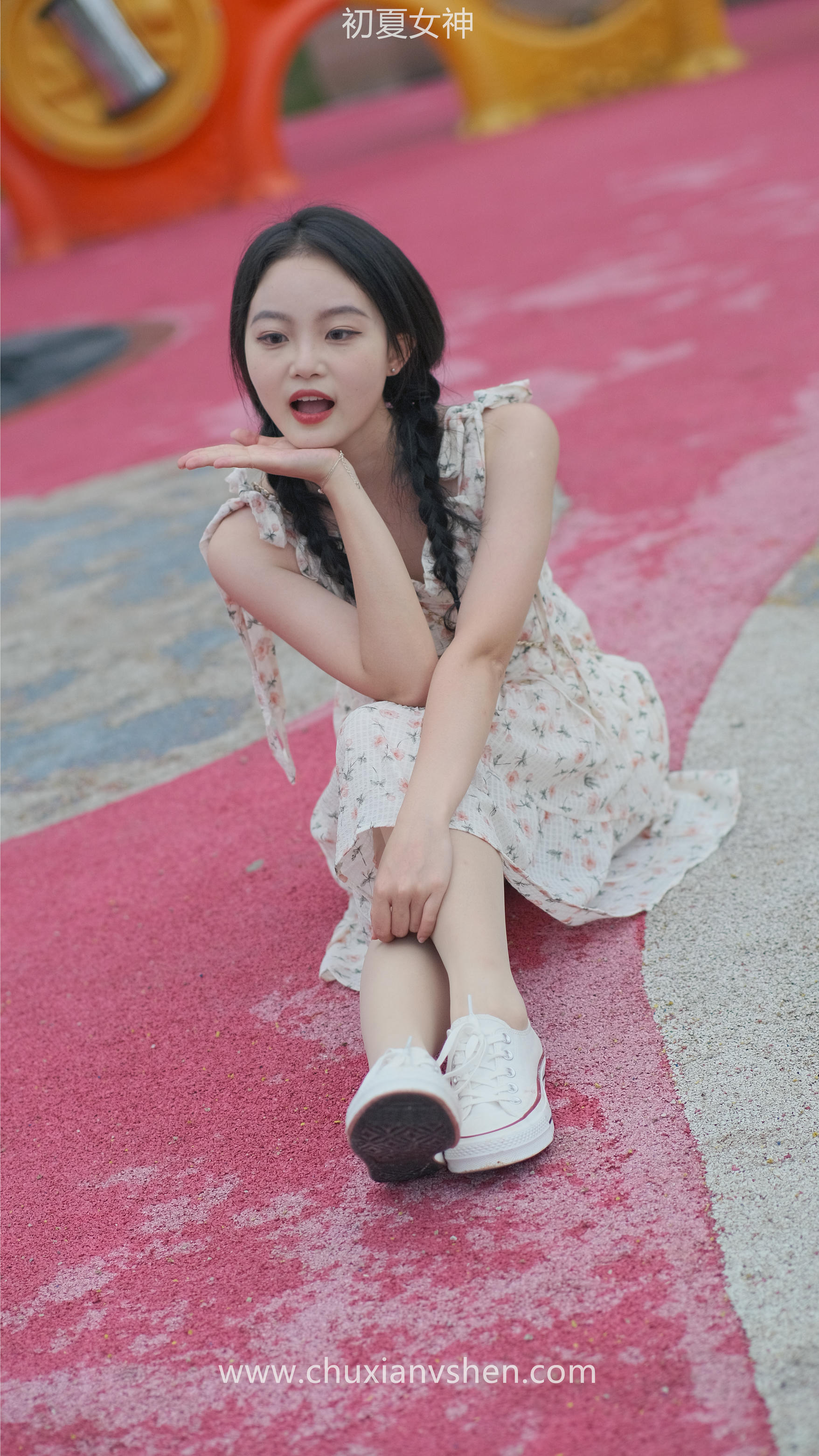 初夏女神 NO.050 双双 公园游玩[221P+1V／7.29GB]_第9集