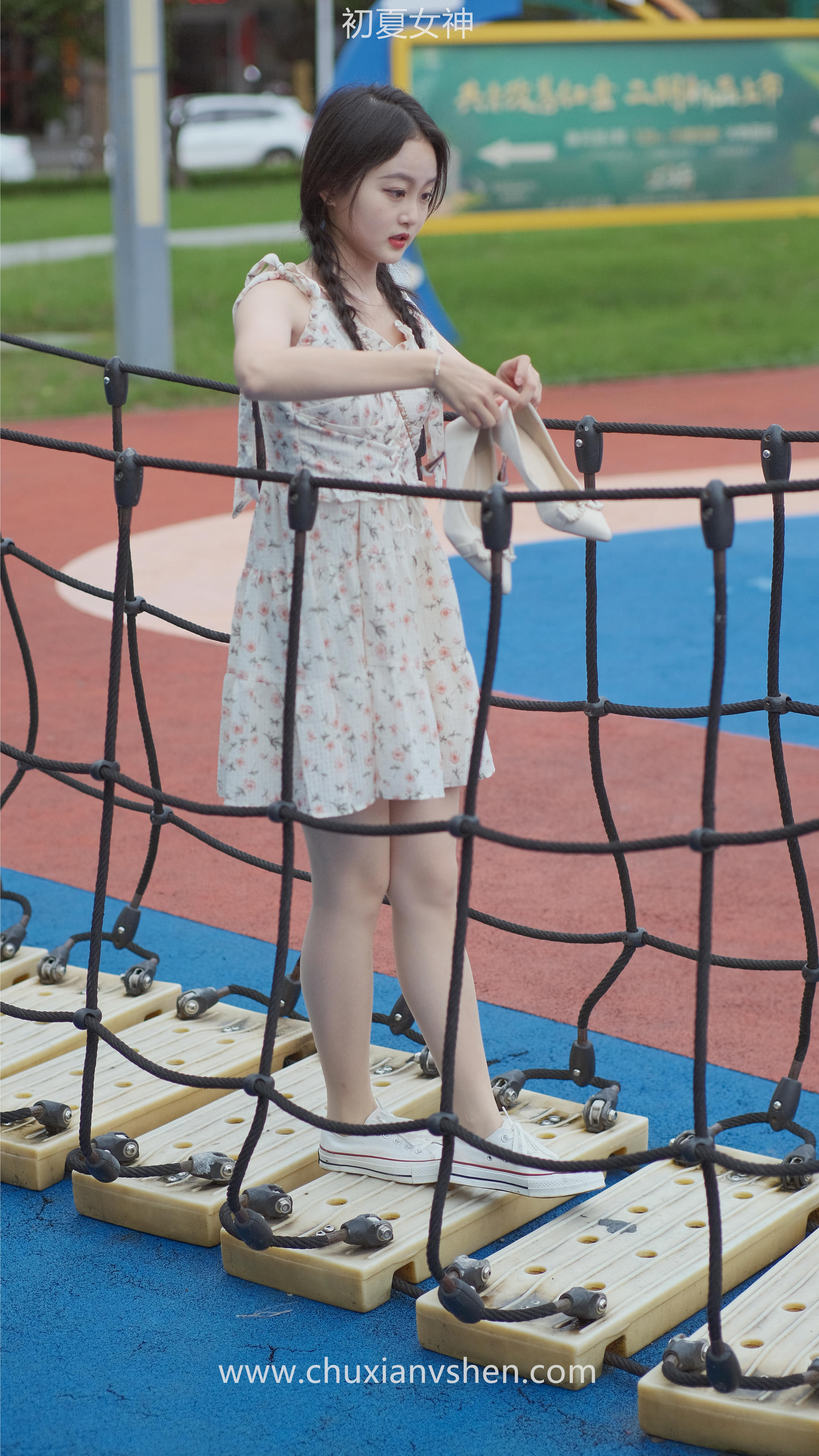 初夏女神 NO.050 双双 公园游玩[221P+1V／7.29GB]_第9集