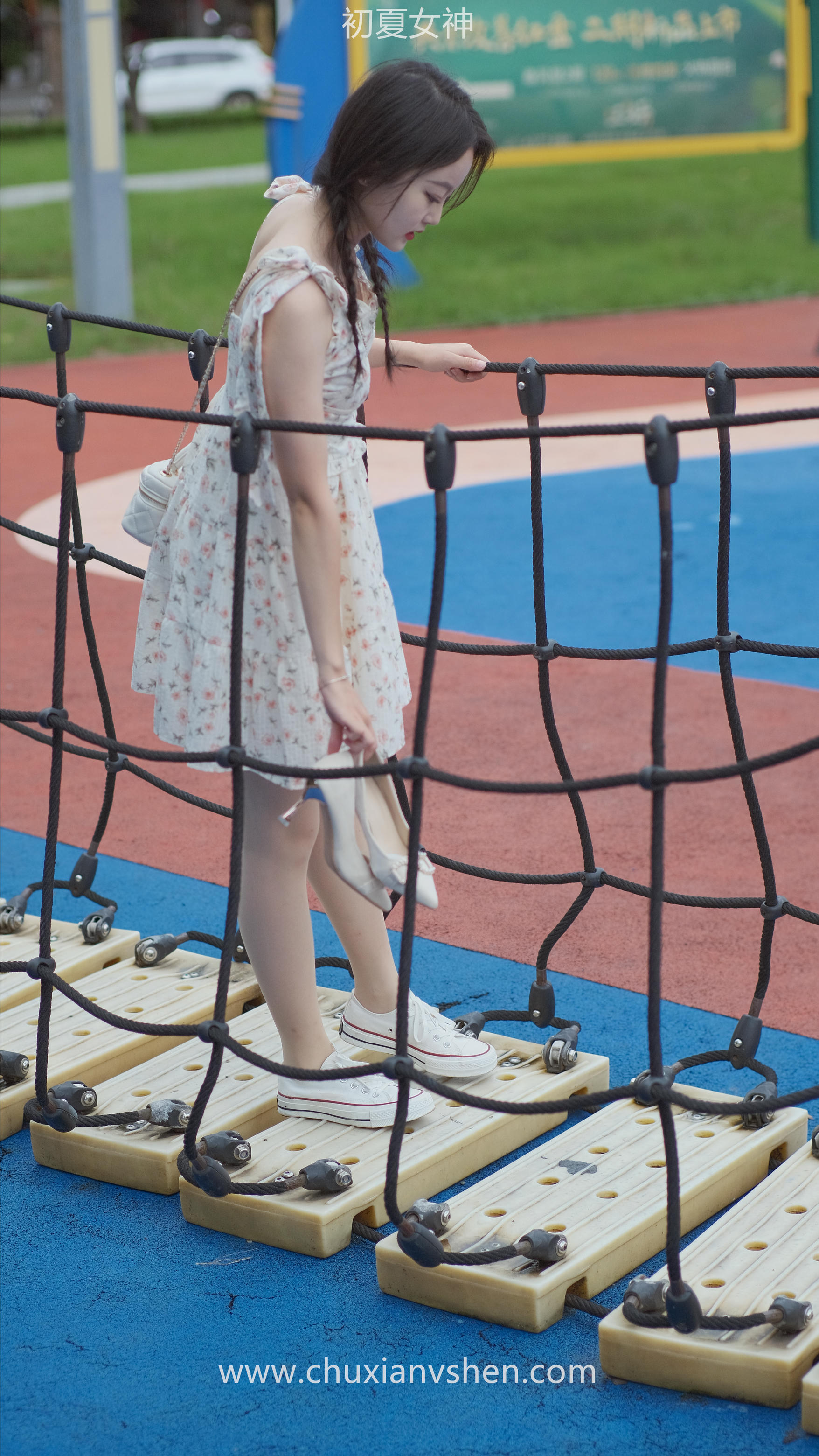 初夏女神 NO.050 双双 公园游玩[221P+1V／7.29GB]_第9集