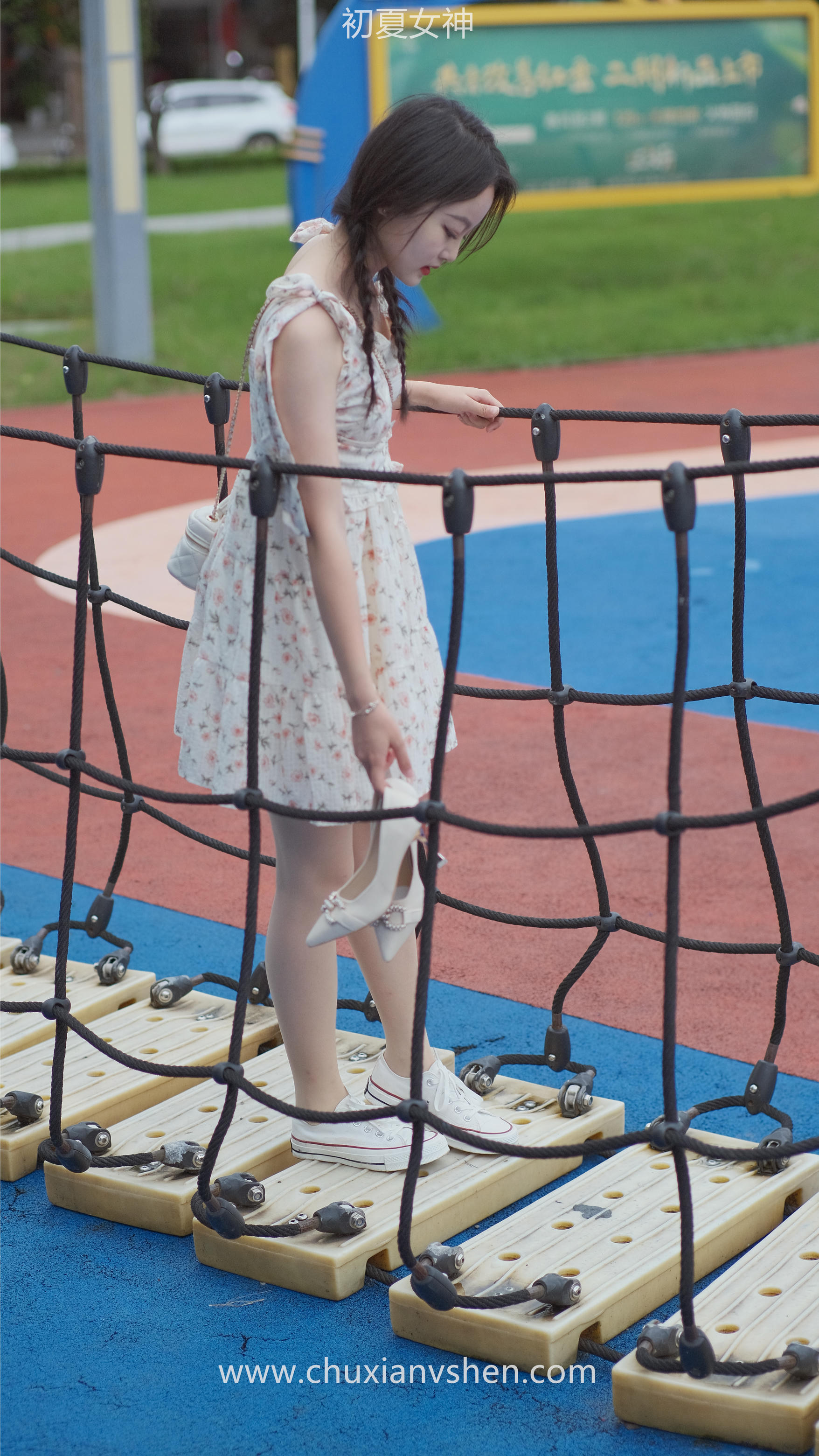 初夏女神 NO.050 双双 公园游玩[221P+1V／7.29GB]_第9集