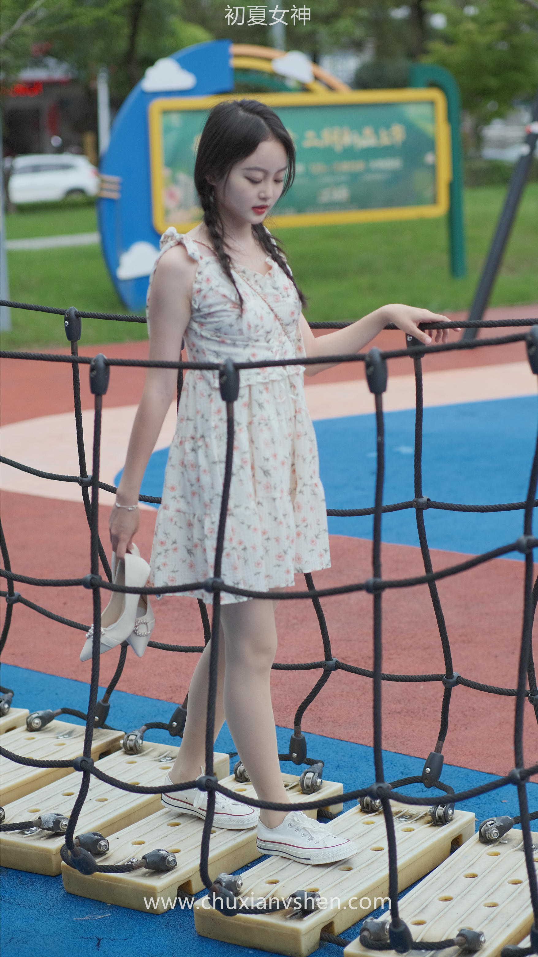 初夏女神 NO.050 双双 公园游玩[221P+1V／7.29GB]_第9集