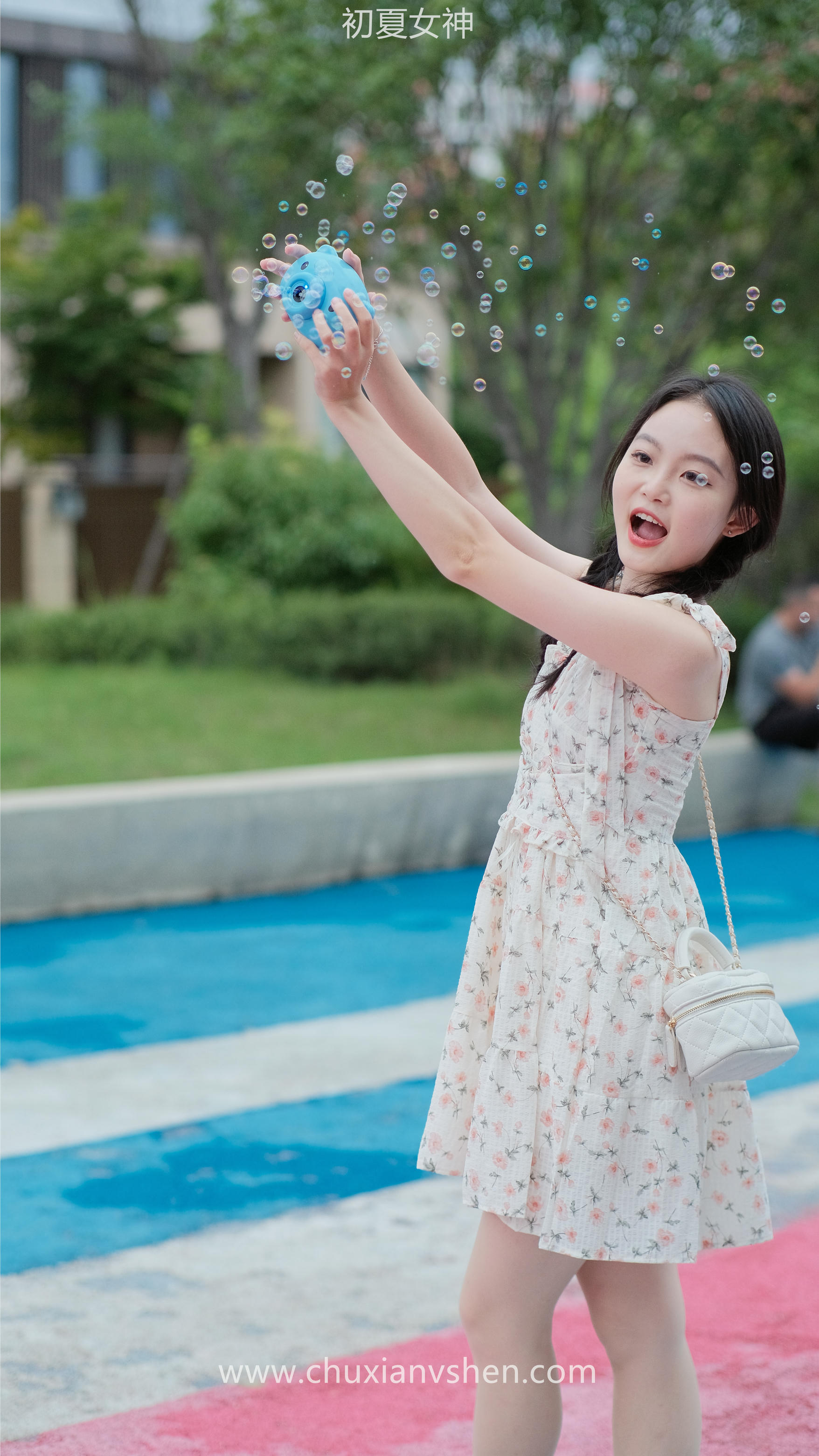 初夏女神 NO.050 双双 公园游玩[221P+1V／7.29GB]_第10集