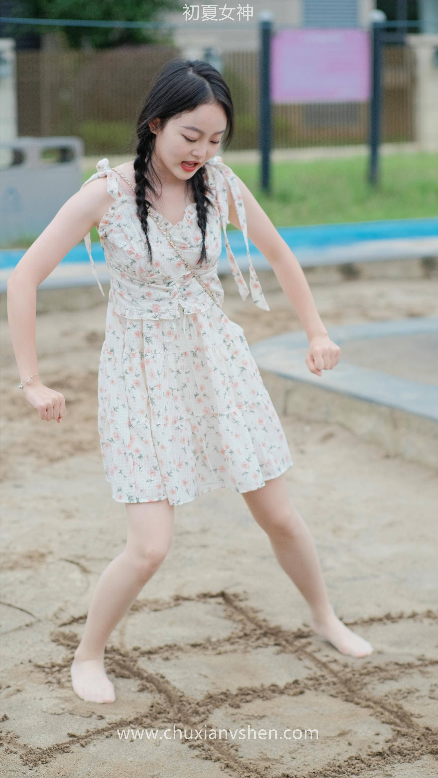 初夏女神 NO.050 双双 公园游玩[221P+1V／7.29GB]_第10集