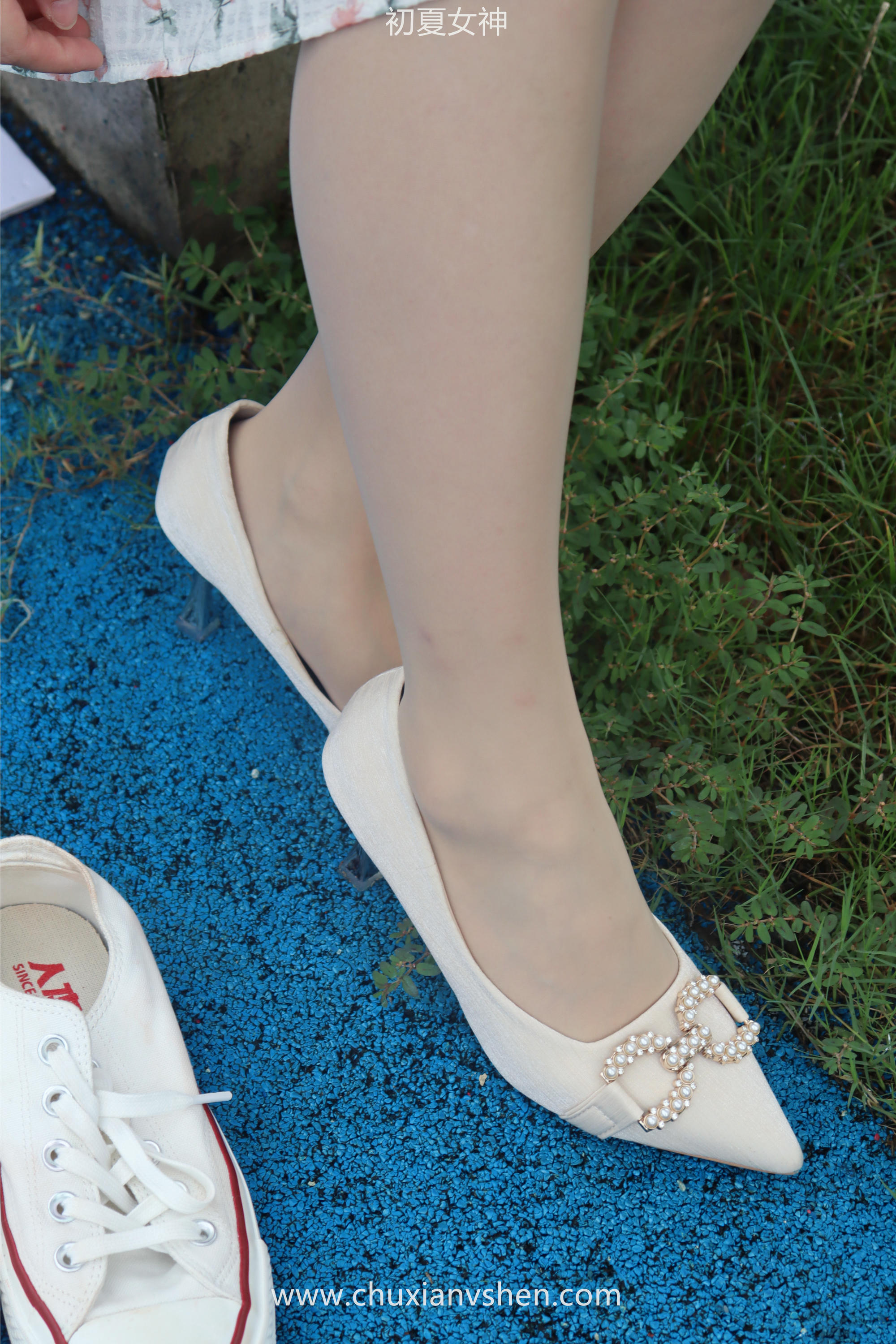 初夏女神 NO.050 双双 公园游玩[221P+1V／7.29GB]_第1集