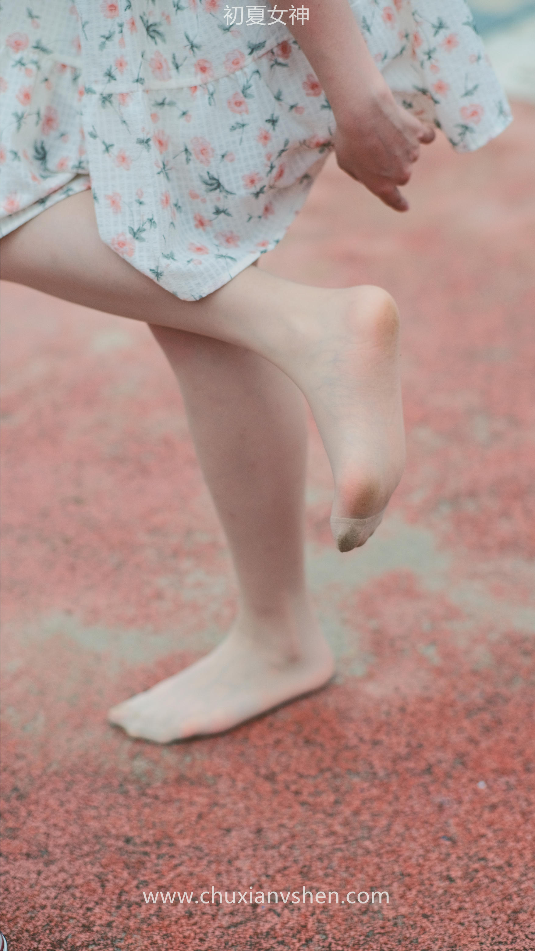 初夏女神 NO.050 双双 公园游玩[221P+1V／7.29GB]_第11集