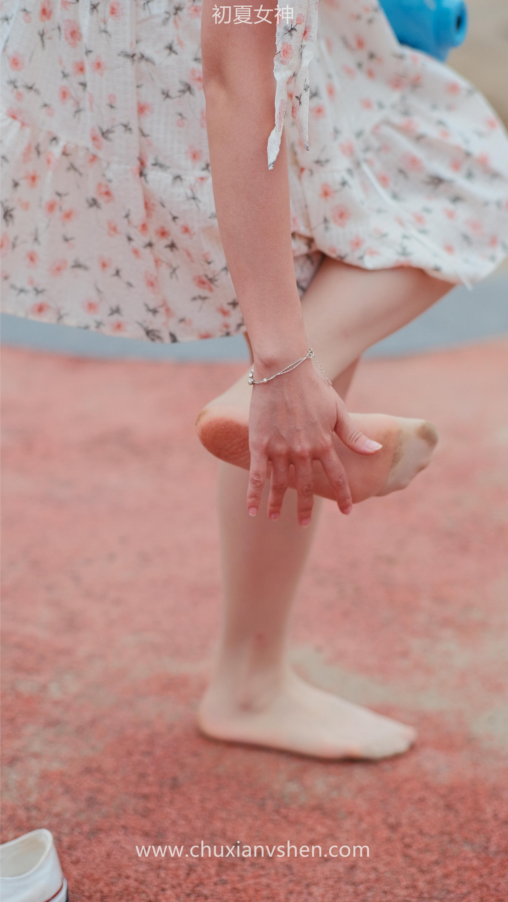 初夏女神 NO.050 双双 公园游玩[221P+1V／7.29GB]_第11集