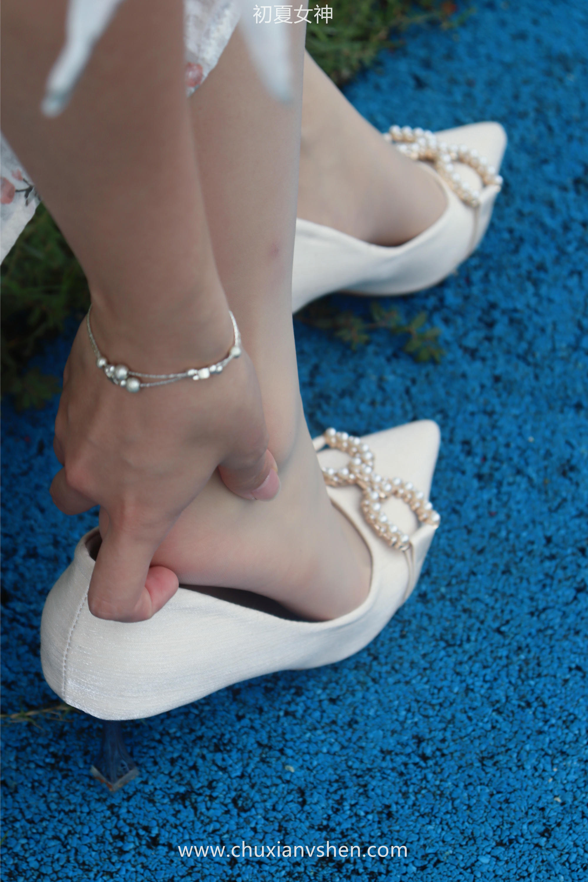 初夏女神 NO.050 双双 公园游玩[221P+1V／7.29GB]_第2集