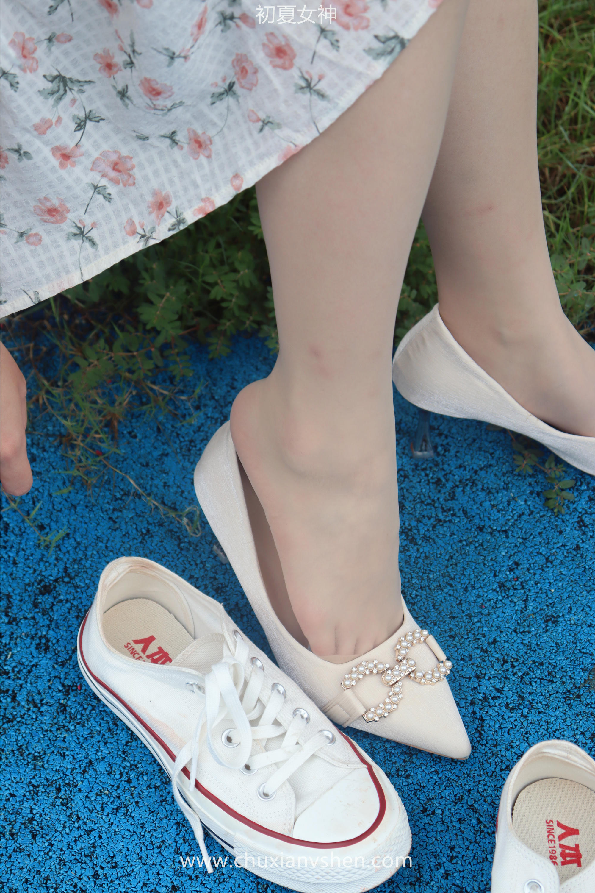 初夏女神 NO.050 双双 公园游玩[221P+1V／7.29GB]_第2集