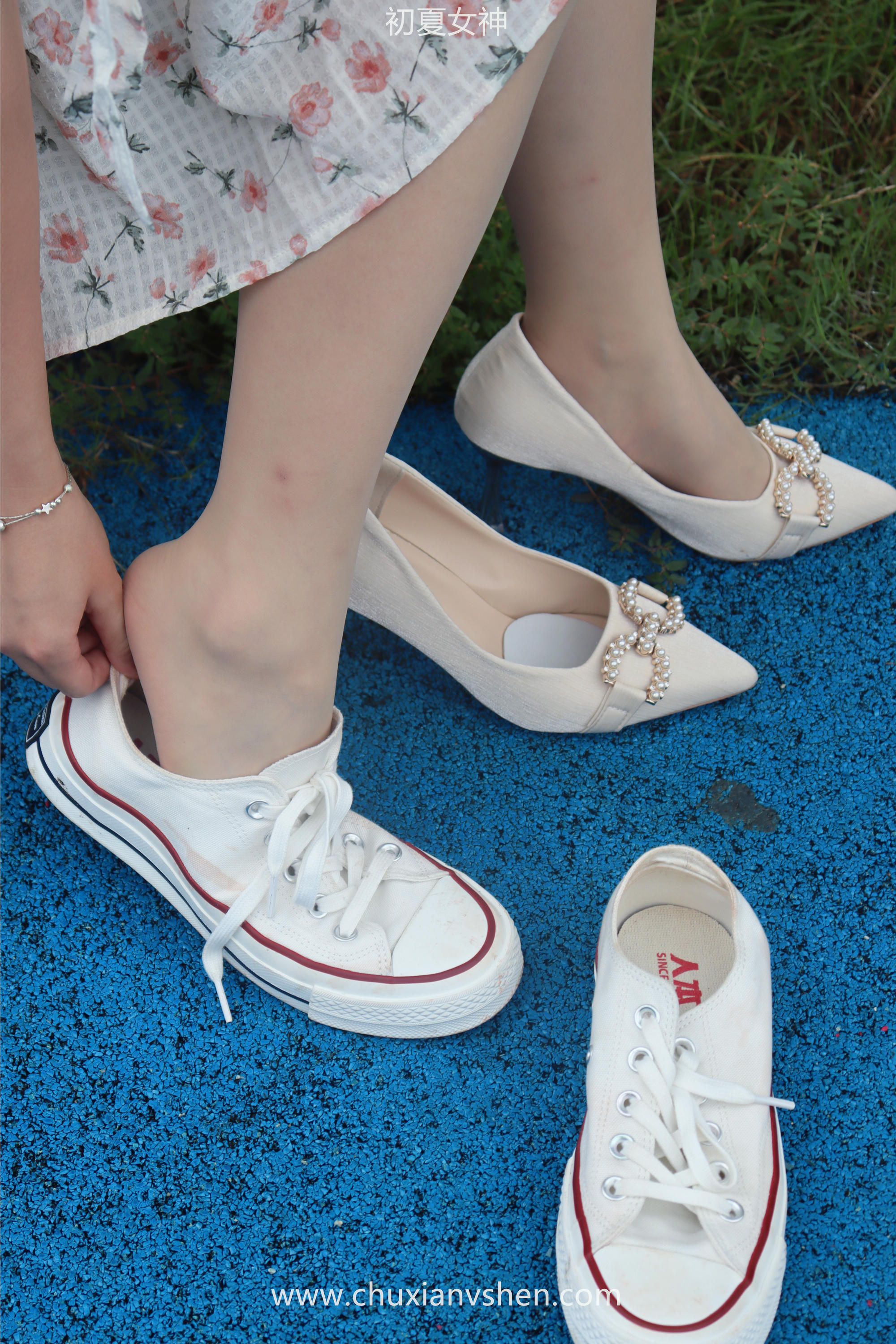 初夏女神 NO.050 双双 公园游玩[221P+1V／7.29GB]_第2集