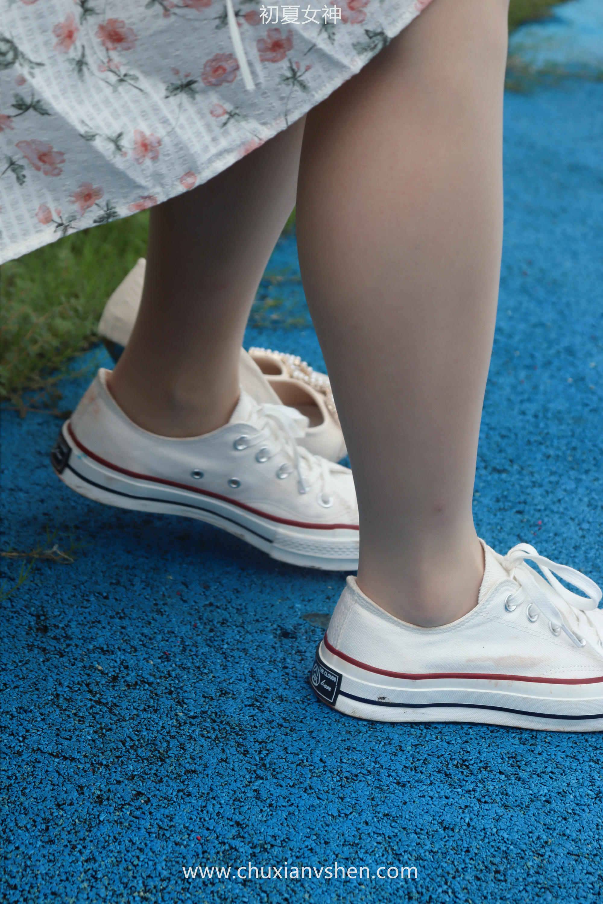 初夏女神 NO.050 双双 公园游玩[221P+1V／7.29GB]_第2集