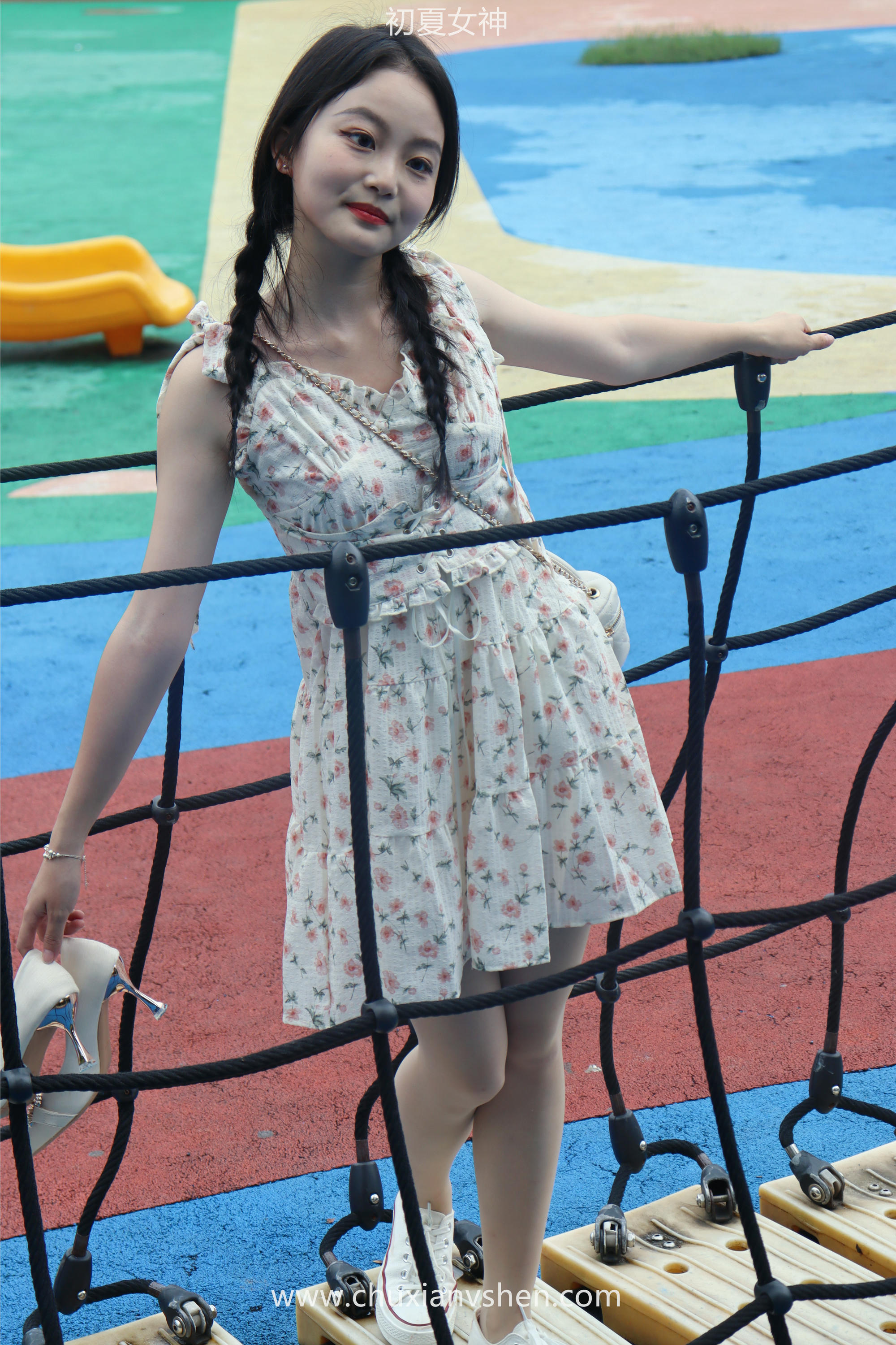 初夏女神 NO.050 双双 公园游玩[221P+1V／7.29GB]_第4集