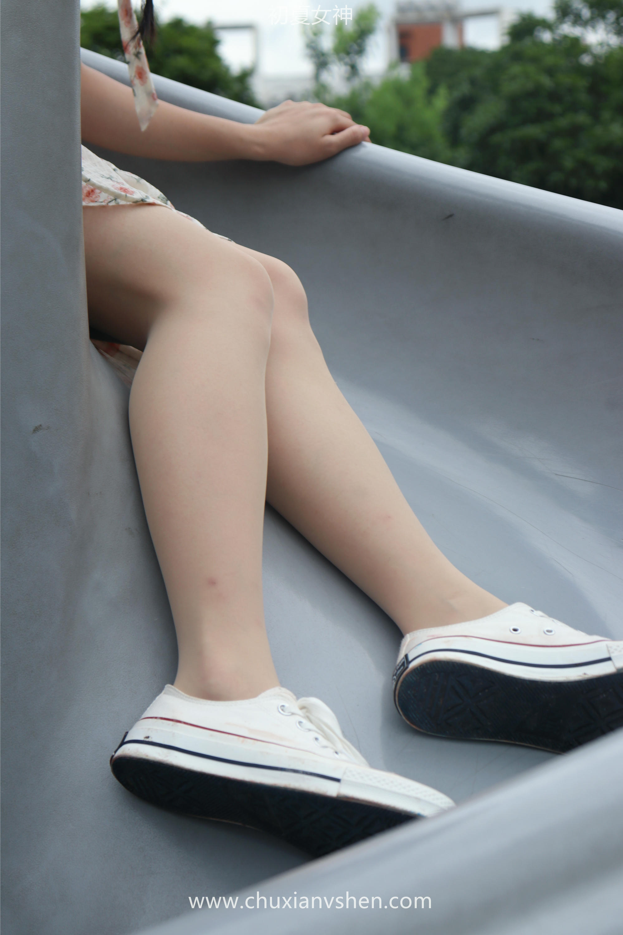 初夏女神 NO.050 双双 公园游玩[221P+1V／7.29GB]_第4集