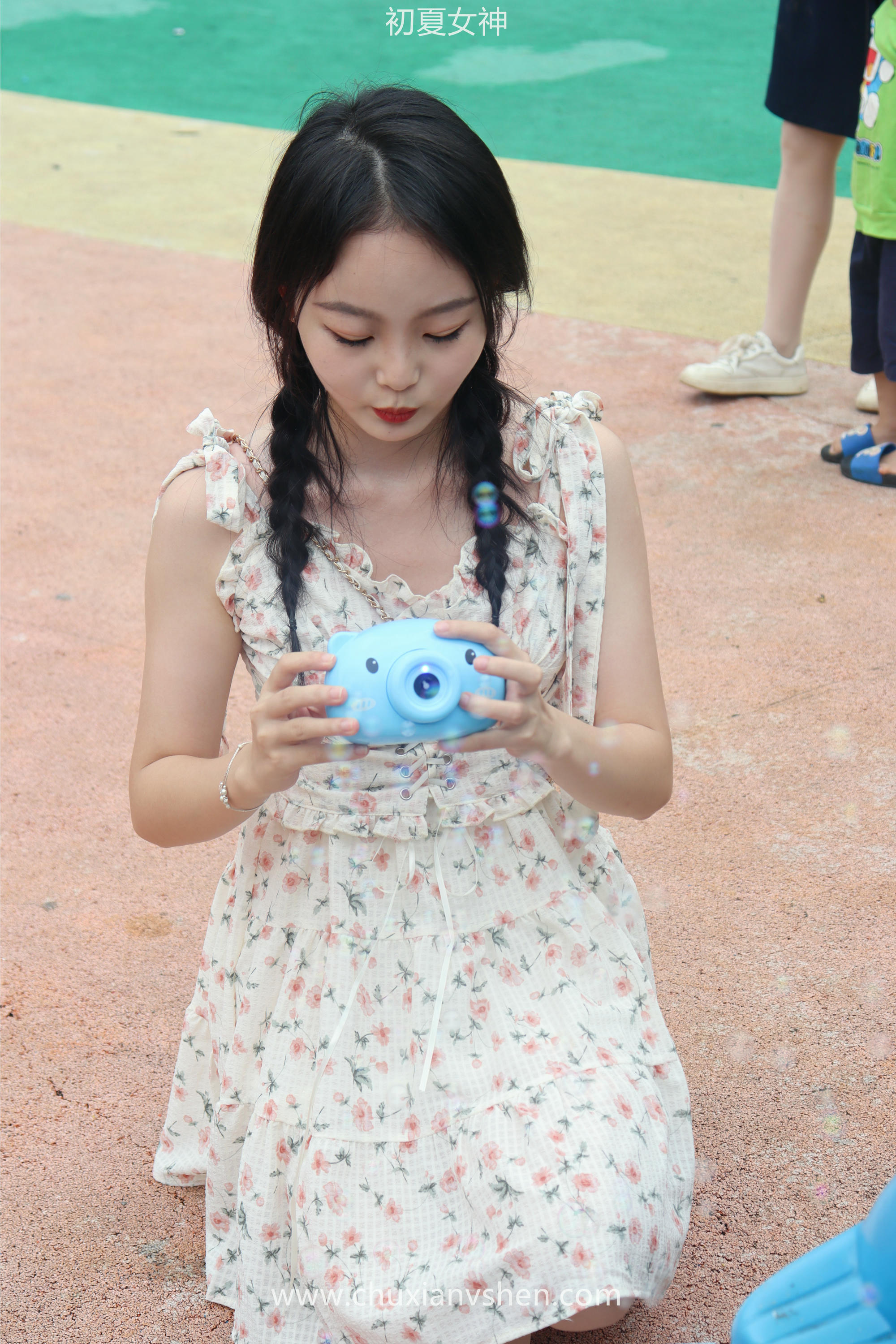 初夏女神 NO.050 双双 公园游玩[221P+1V／7.29GB]_第4集