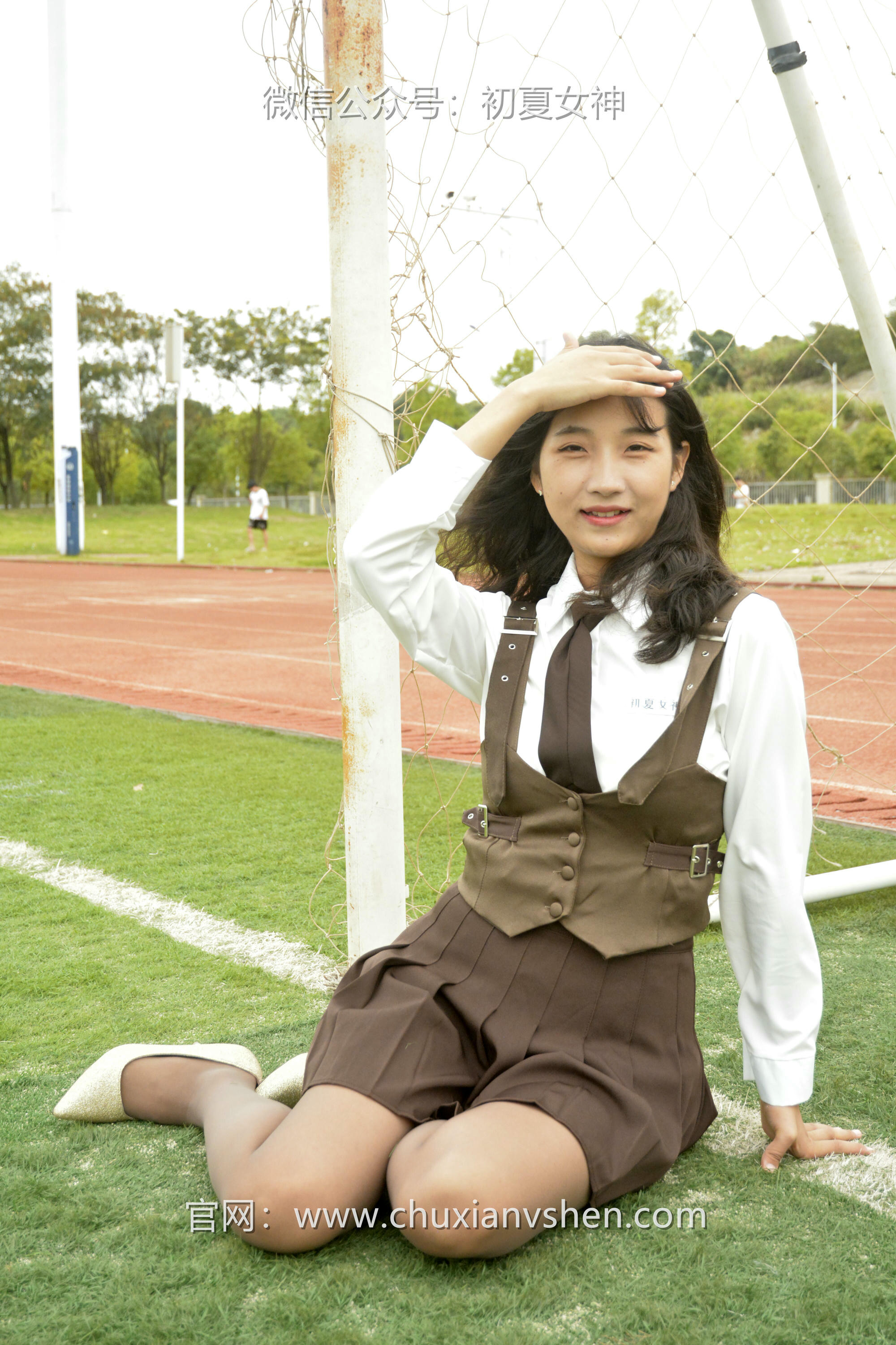 初夏女神 NO.056 点点~【咖啡JK】秋意浓，这该是秋天拥有的颜色[140P-1V-3.33G]_第3集