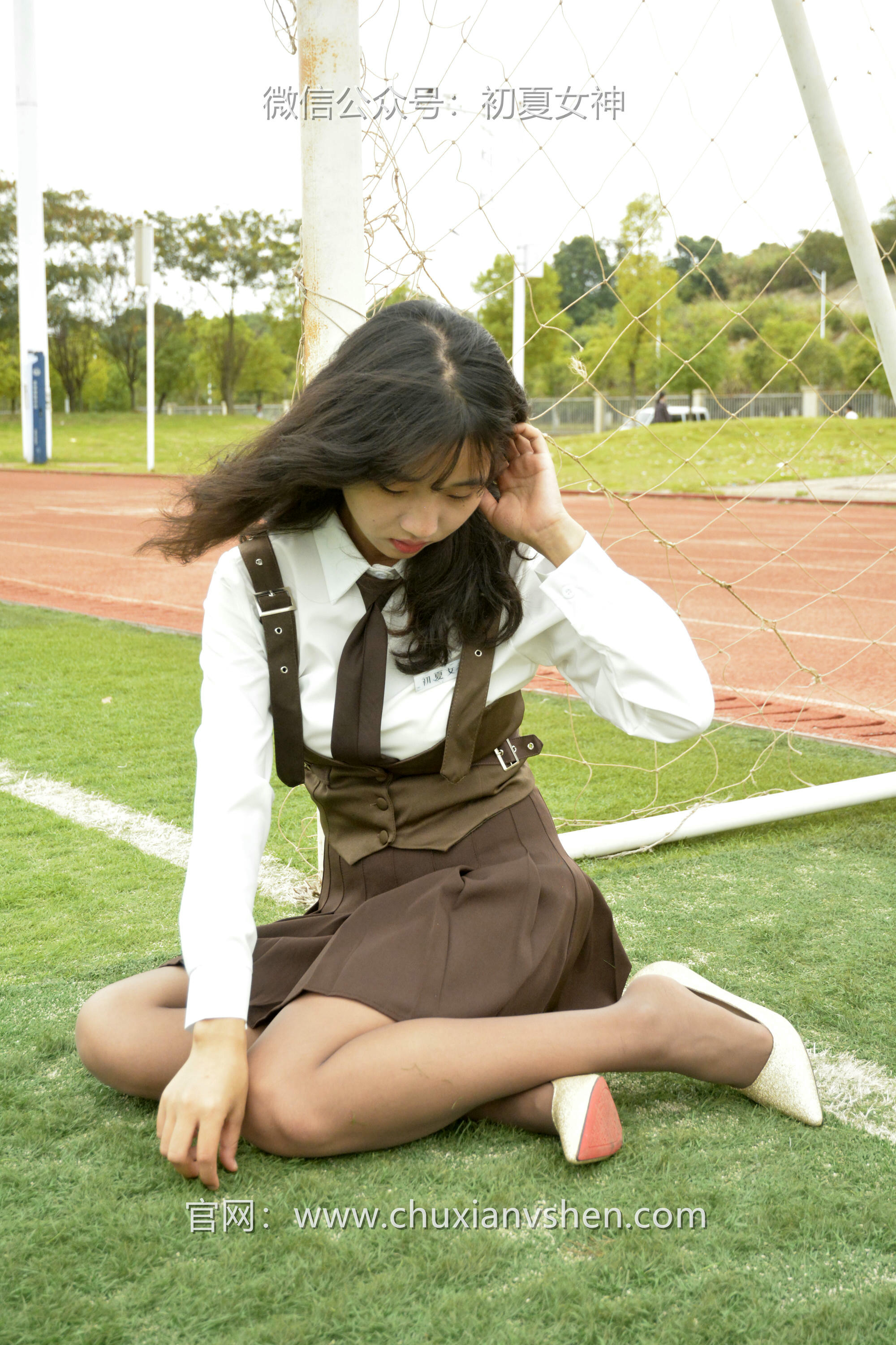 初夏女神 NO.056 点点~【咖啡JK】秋意浓，这该是秋天拥有的颜色[140P-1V-3.33G]_第3集