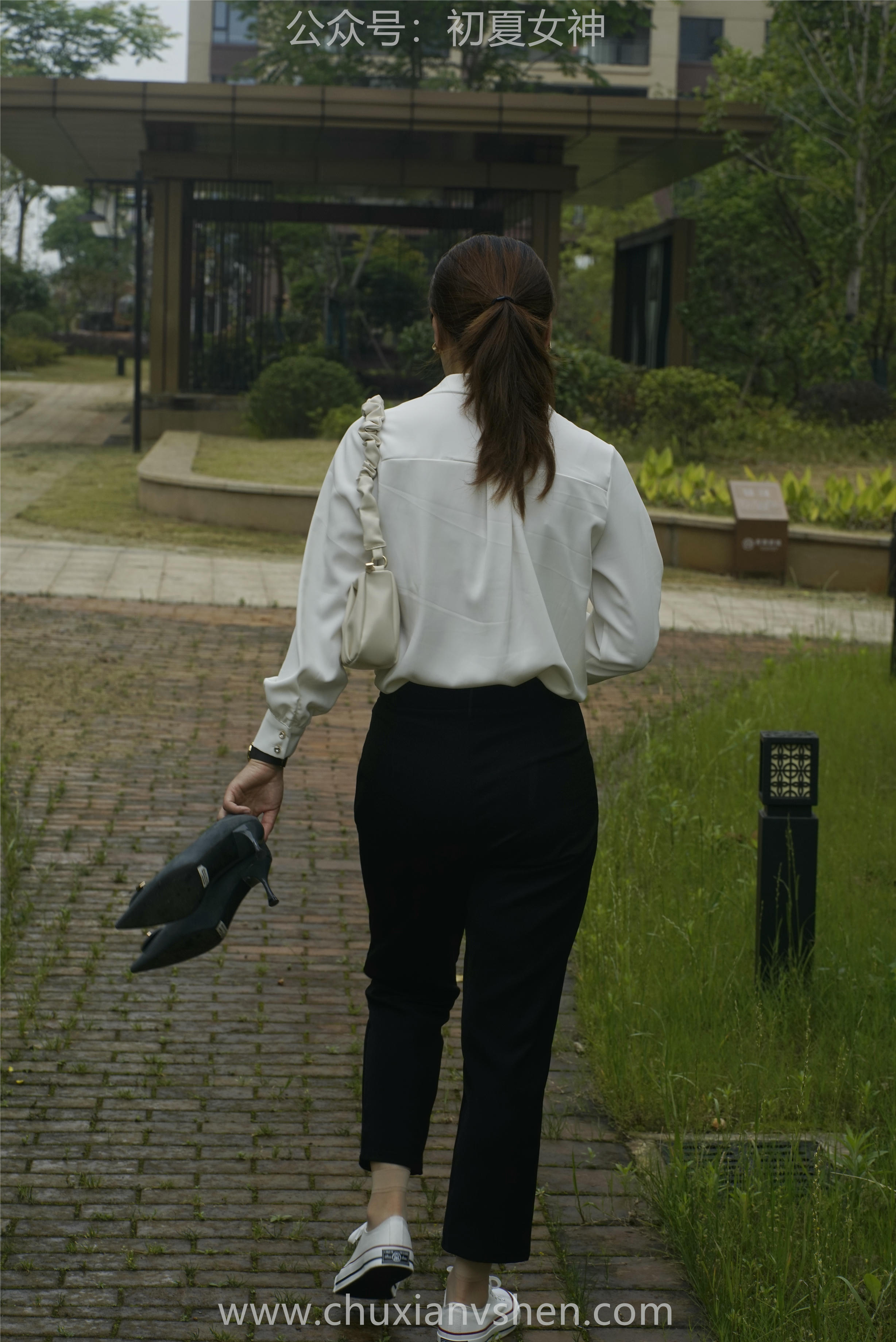 初夏女神 NO.060 小悦悦 职场小白[129P+1V／5.48GB]_第6集