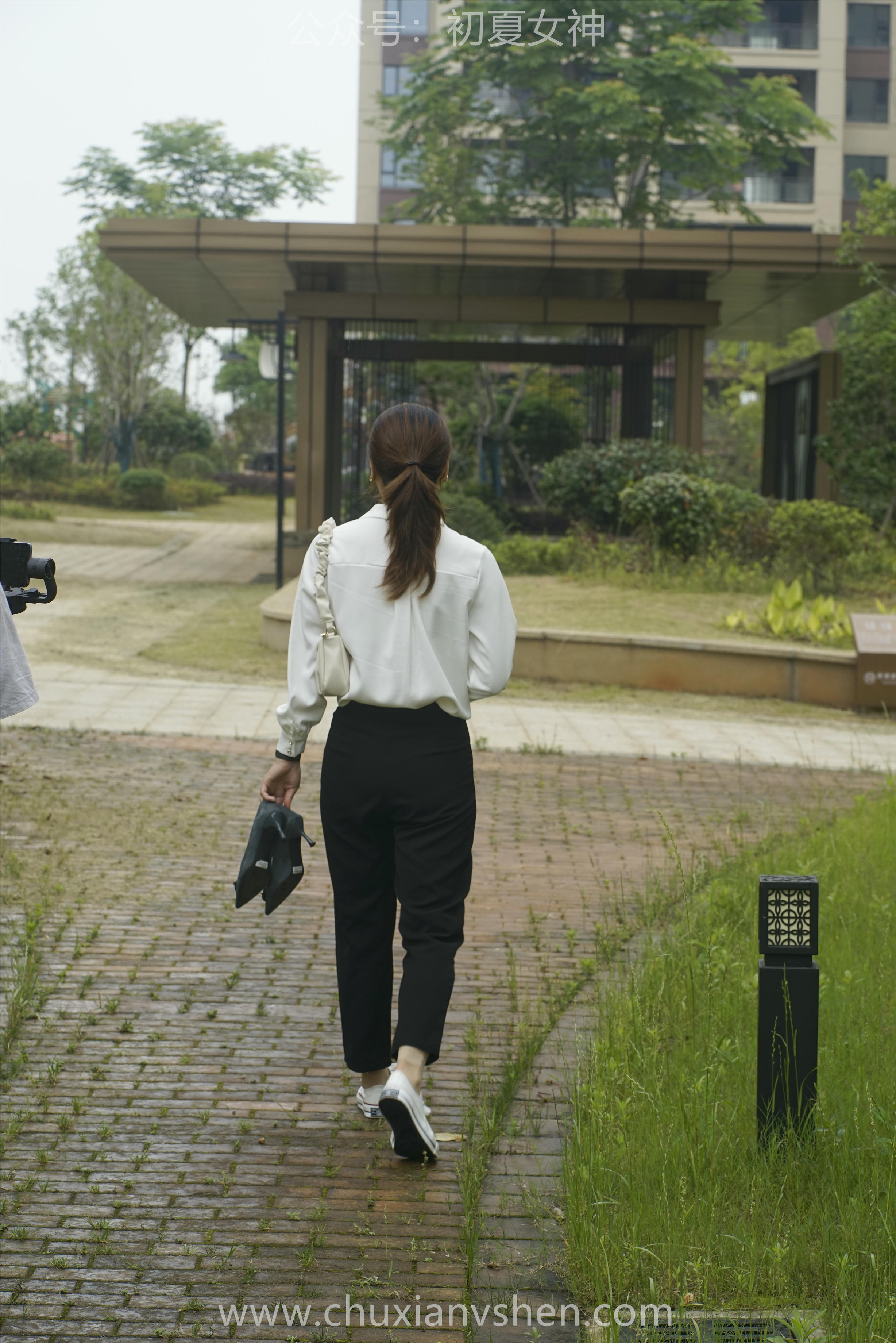 初夏女神 NO.060 小悦悦 职场小白[129P+1V／5.48GB]_第6集