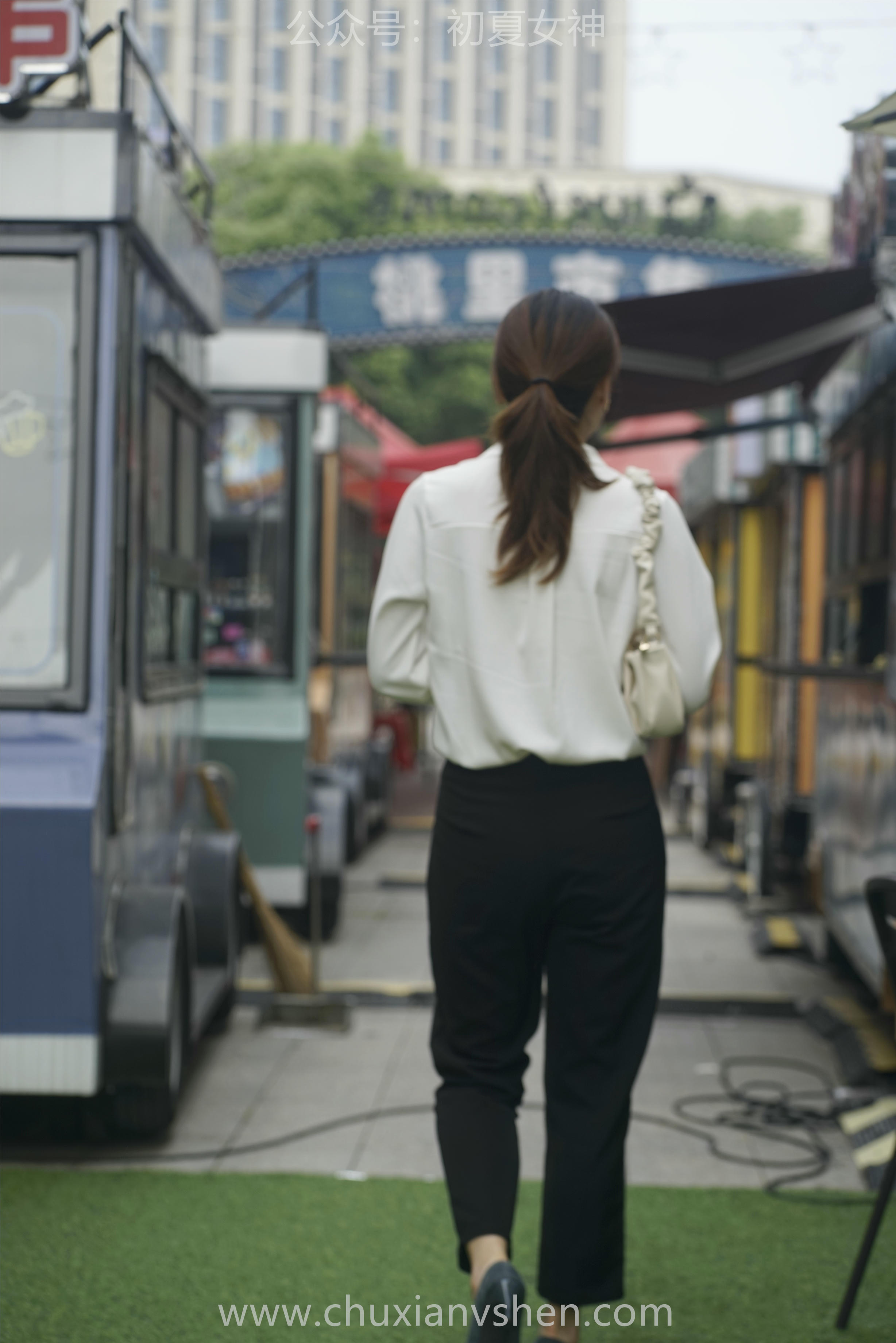 初夏女神 NO.060 小悦悦 职场小白[129P+1V／5.48GB]_第1集