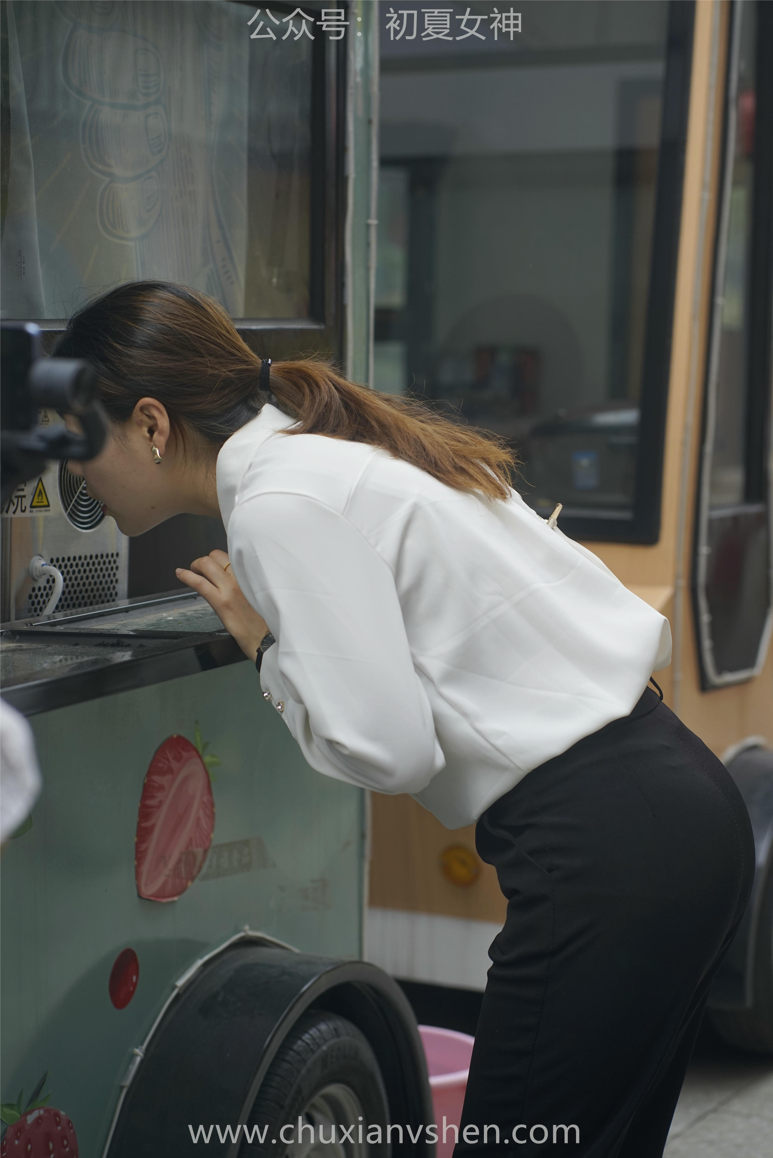 初夏女神 NO.060 小悦悦 职场小白[129P+1V／5.48GB]_第2集