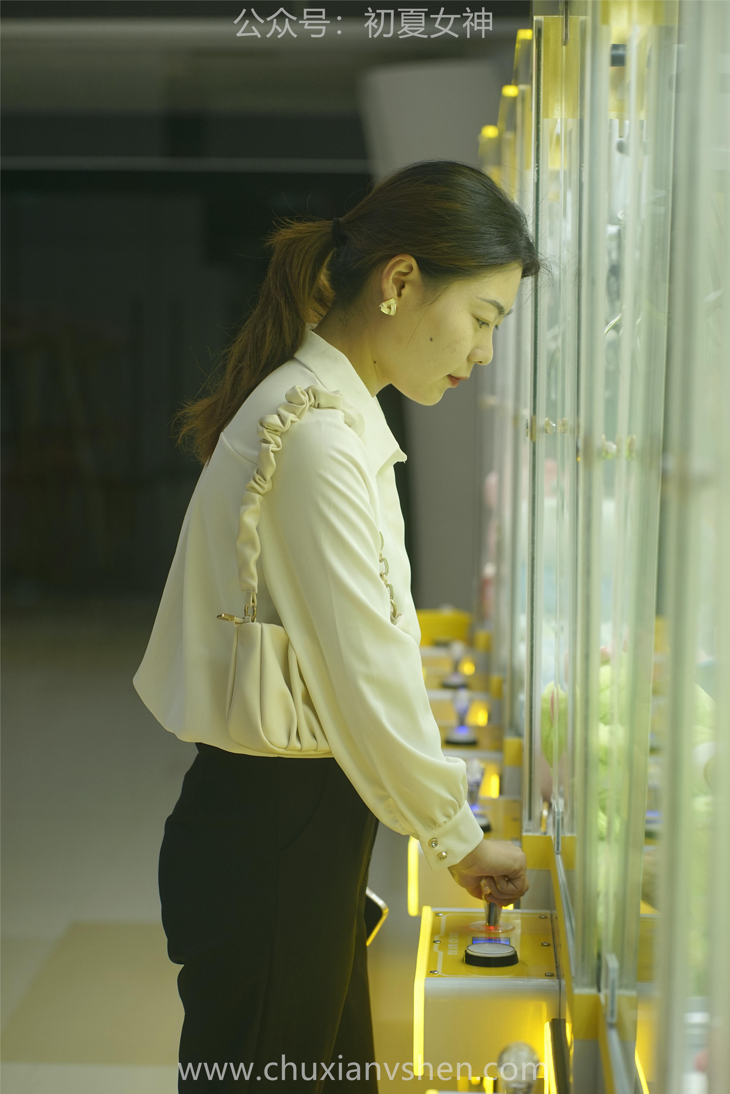 初夏女神 NO.060 小悦悦 职场小白[129P+1V／5.48GB]_第2集