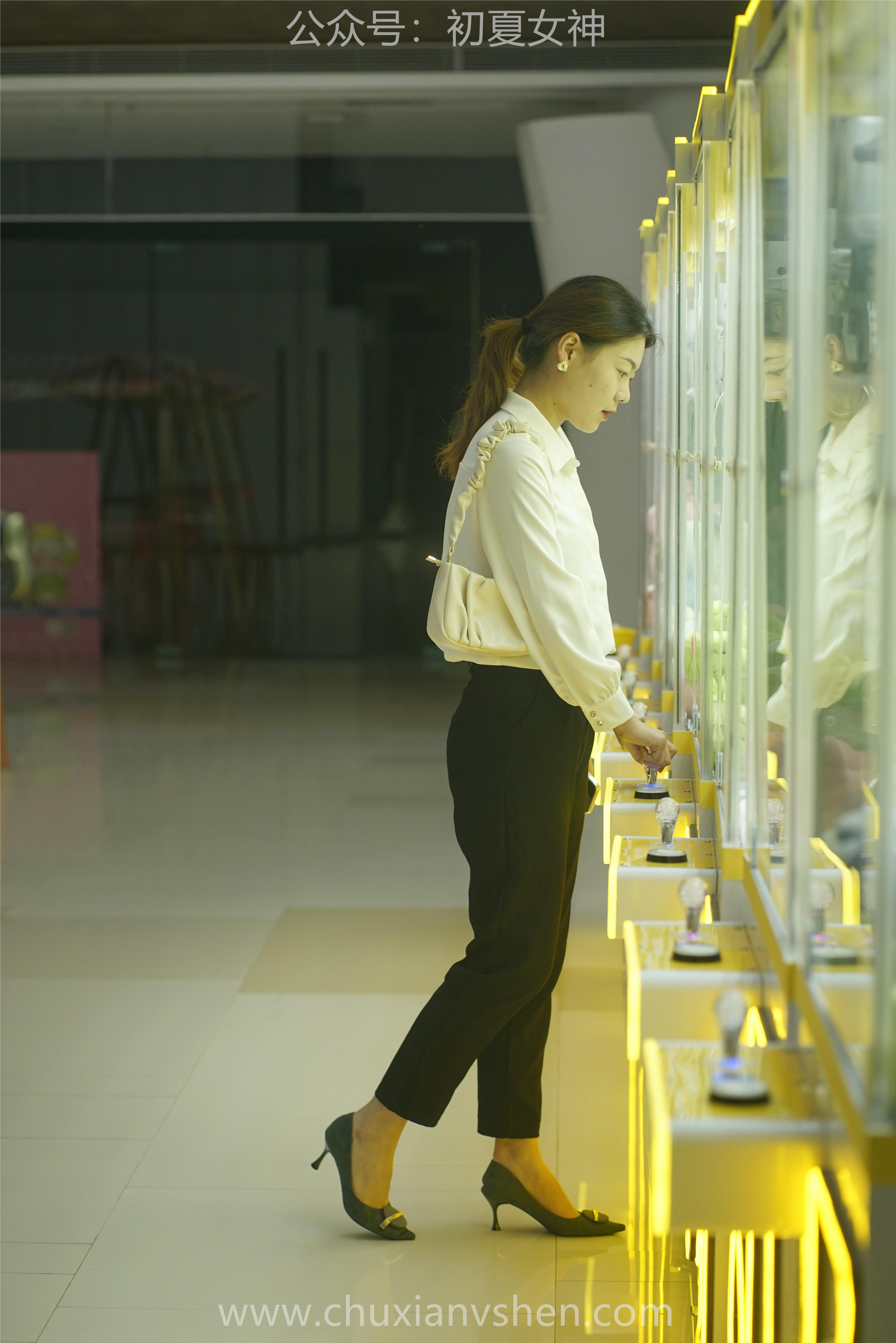 初夏女神 NO.060 小悦悦 职场小白[129P+1V／5.48GB]_第2集