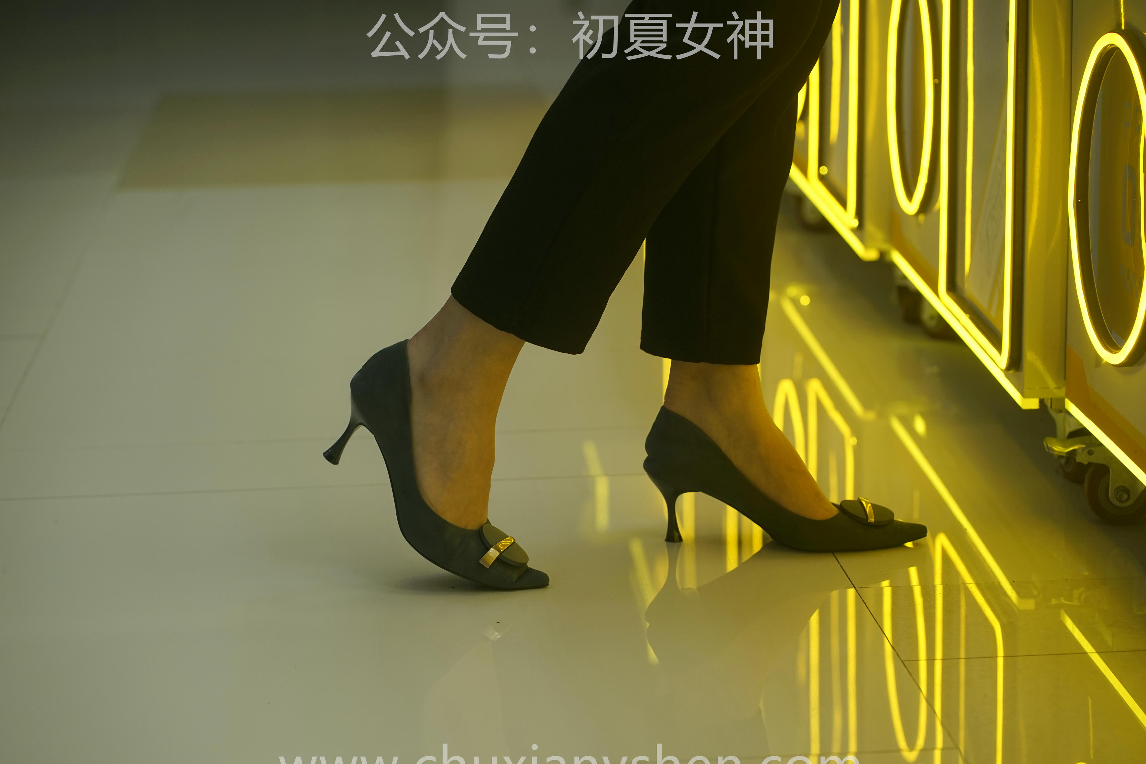 初夏女神 NO.060 小悦悦 职场小白[129P+1V／5.48GB]_第2集