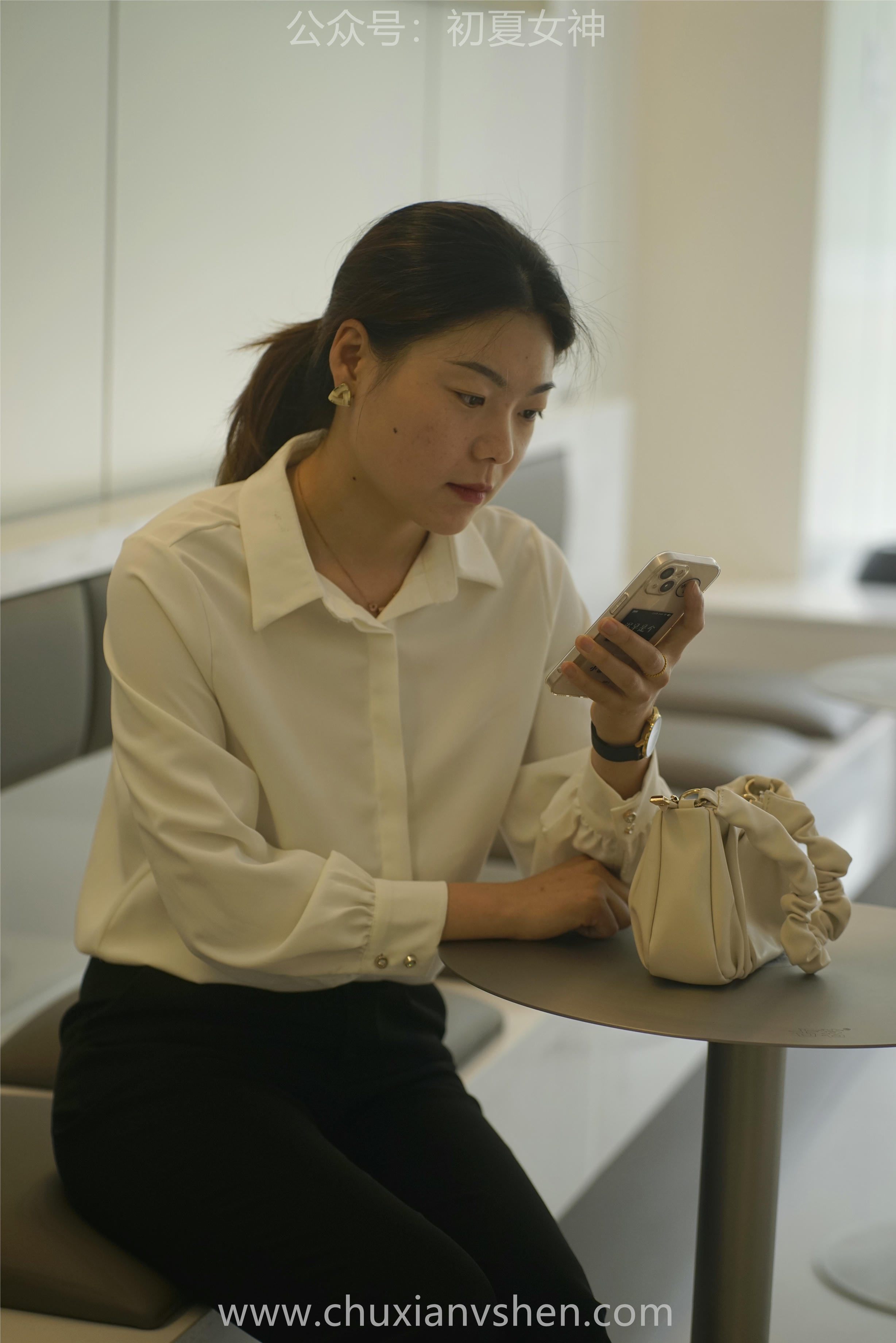 初夏女神 NO.060 小悦悦 职场小白[129P+1V／5.48GB]_第3集