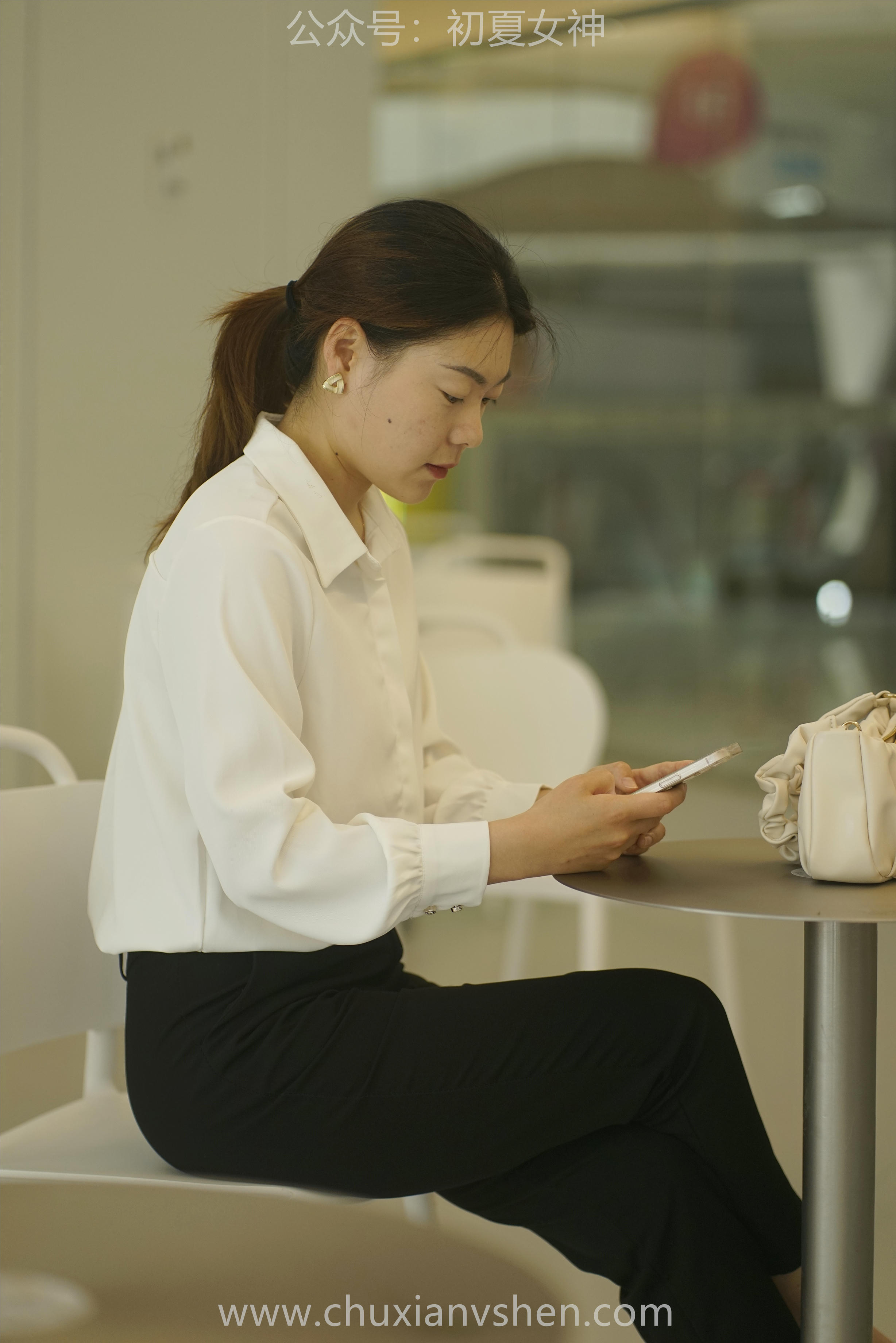 初夏女神 NO.060 小悦悦 职场小白[129P+1V／5.48GB]_第3集