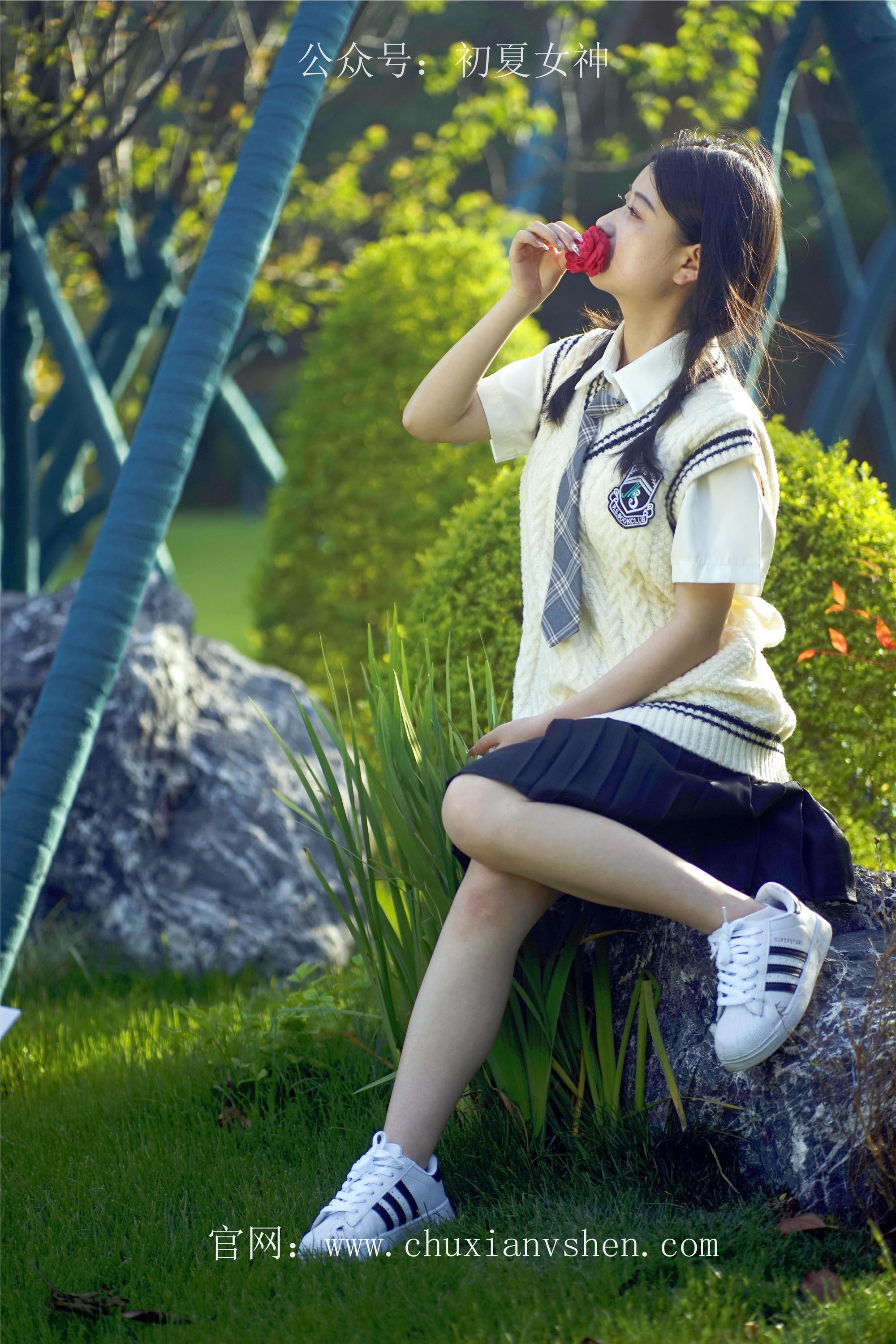 初夏女神 NO.061 念念 春秋JK套搭配三叶草贝壳头鞋[115P+1V／4.92GB]_第6集