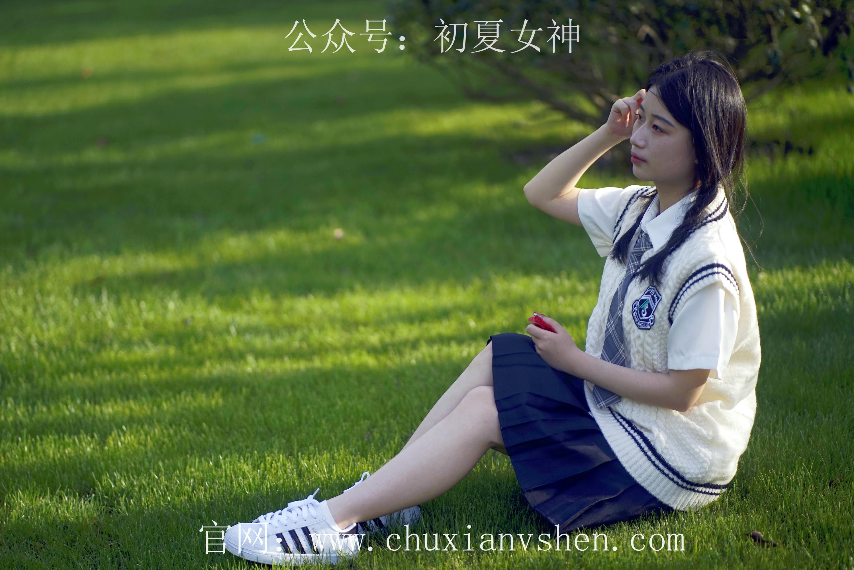 初夏女神 NO.061 念念 春秋JK套搭配三叶草贝壳头鞋[115P+1V／4.92GB]_第6集