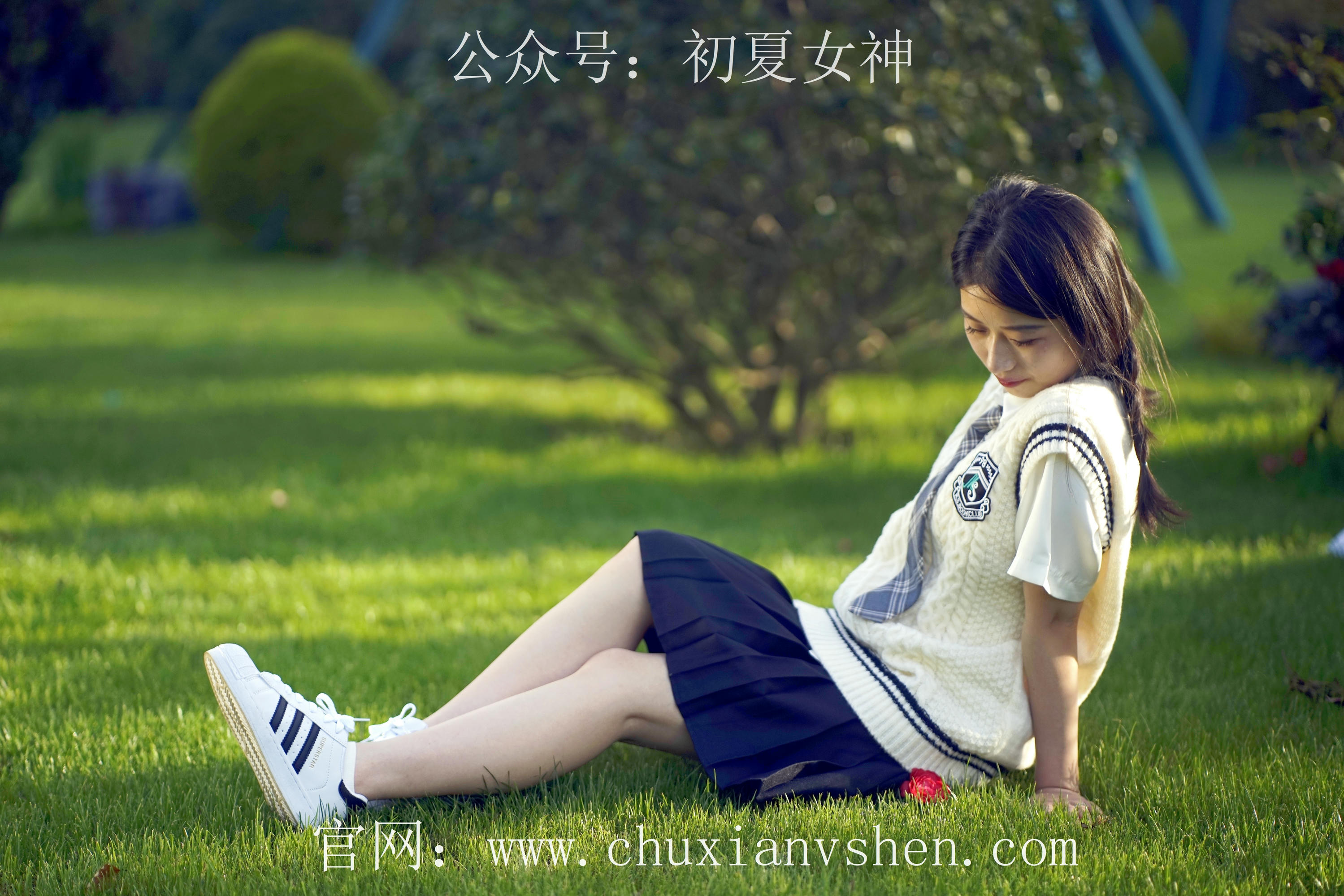 初夏女神 NO.061 念念 春秋JK套搭配三叶草贝壳头鞋[115P+1V／4.92GB]_第6集