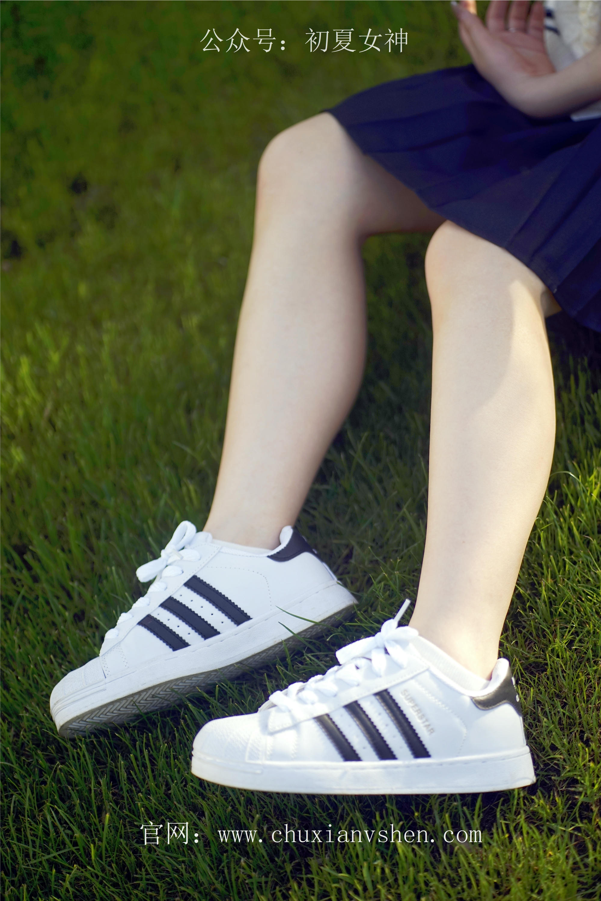 初夏女神 NO.061 念念 春秋JK套搭配三叶草贝壳头鞋[115P+1V／4.92GB]_第6集