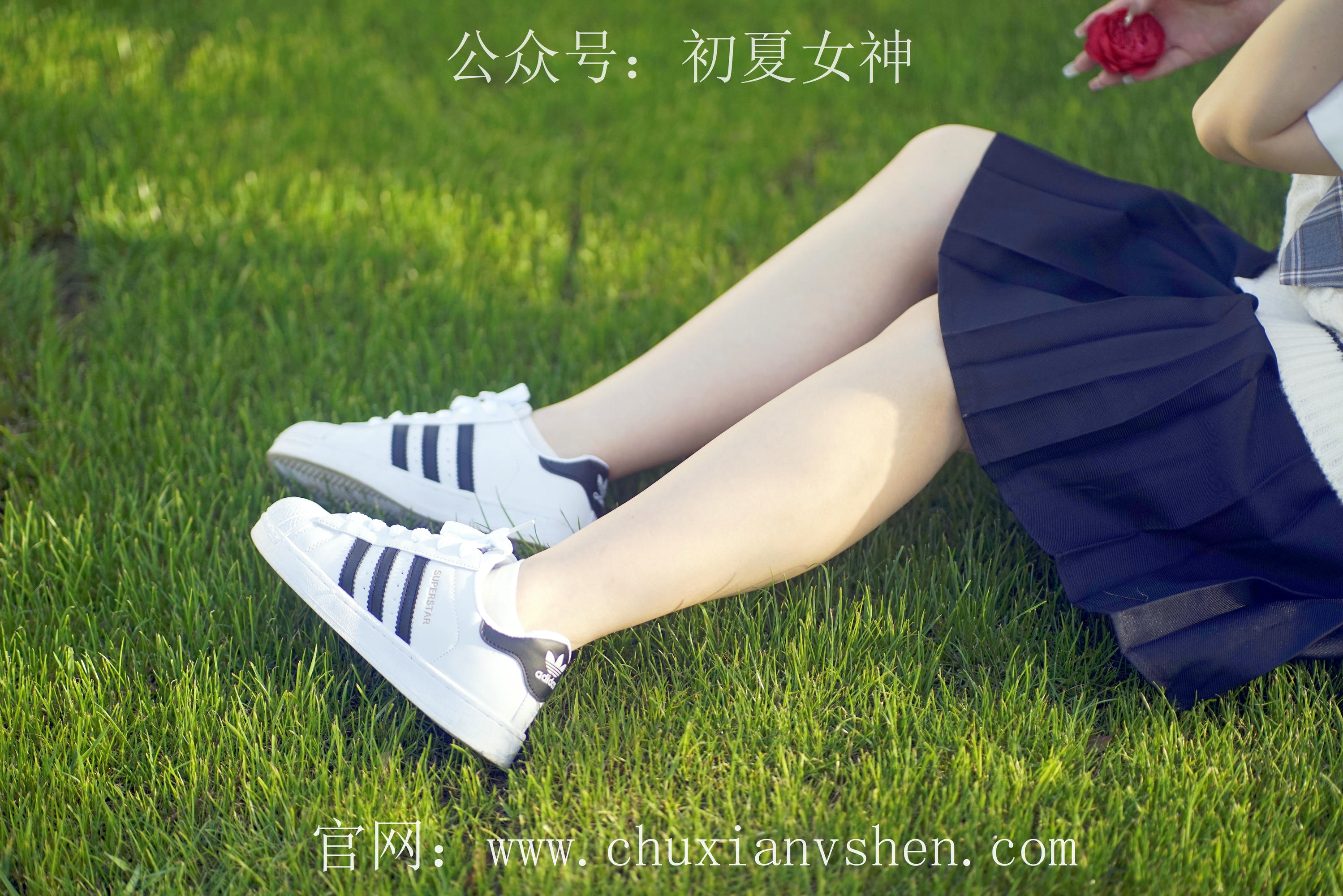 初夏女神 NO.061 念念 春秋JK套搭配三叶草贝壳头鞋[115P+1V／4.92GB]_第6集