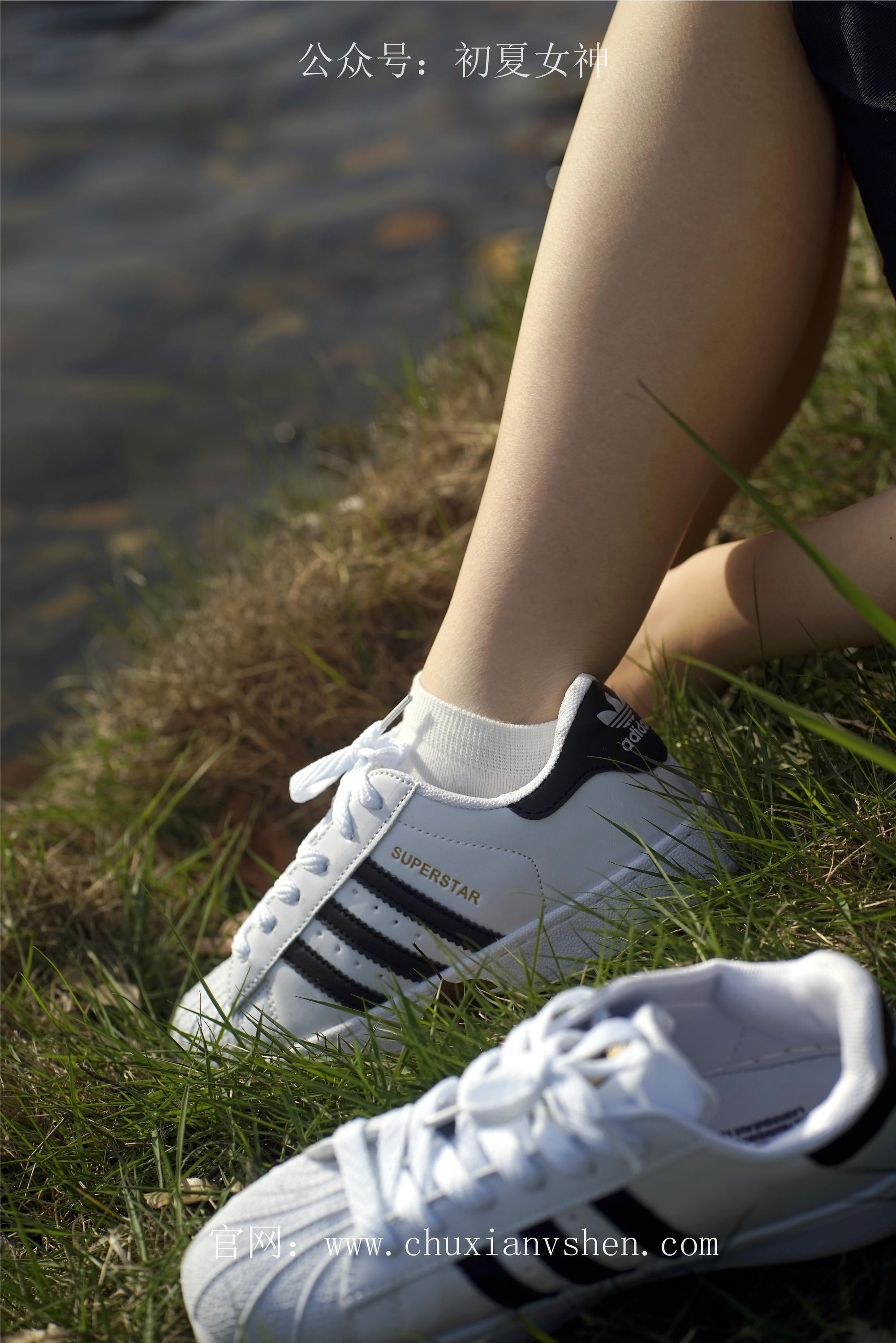 初夏女神 NO.061 念念 春秋JK套搭配三叶草贝壳头鞋[115P+1V／4.92GB]_第3集