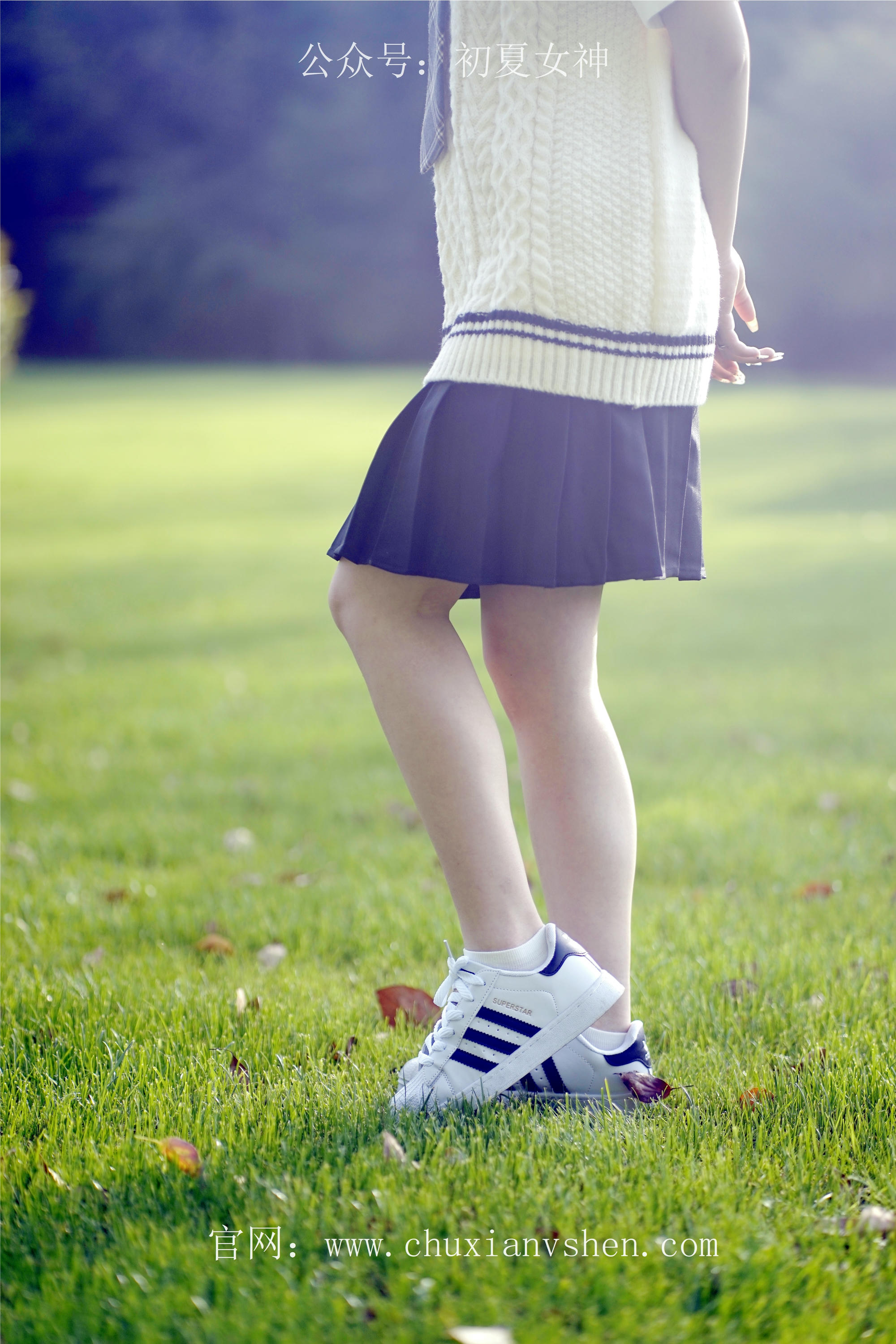 初夏女神 NO.061 念念 春秋JK套搭配三叶草贝壳头鞋[115P+1V／4.92GB]_第5集