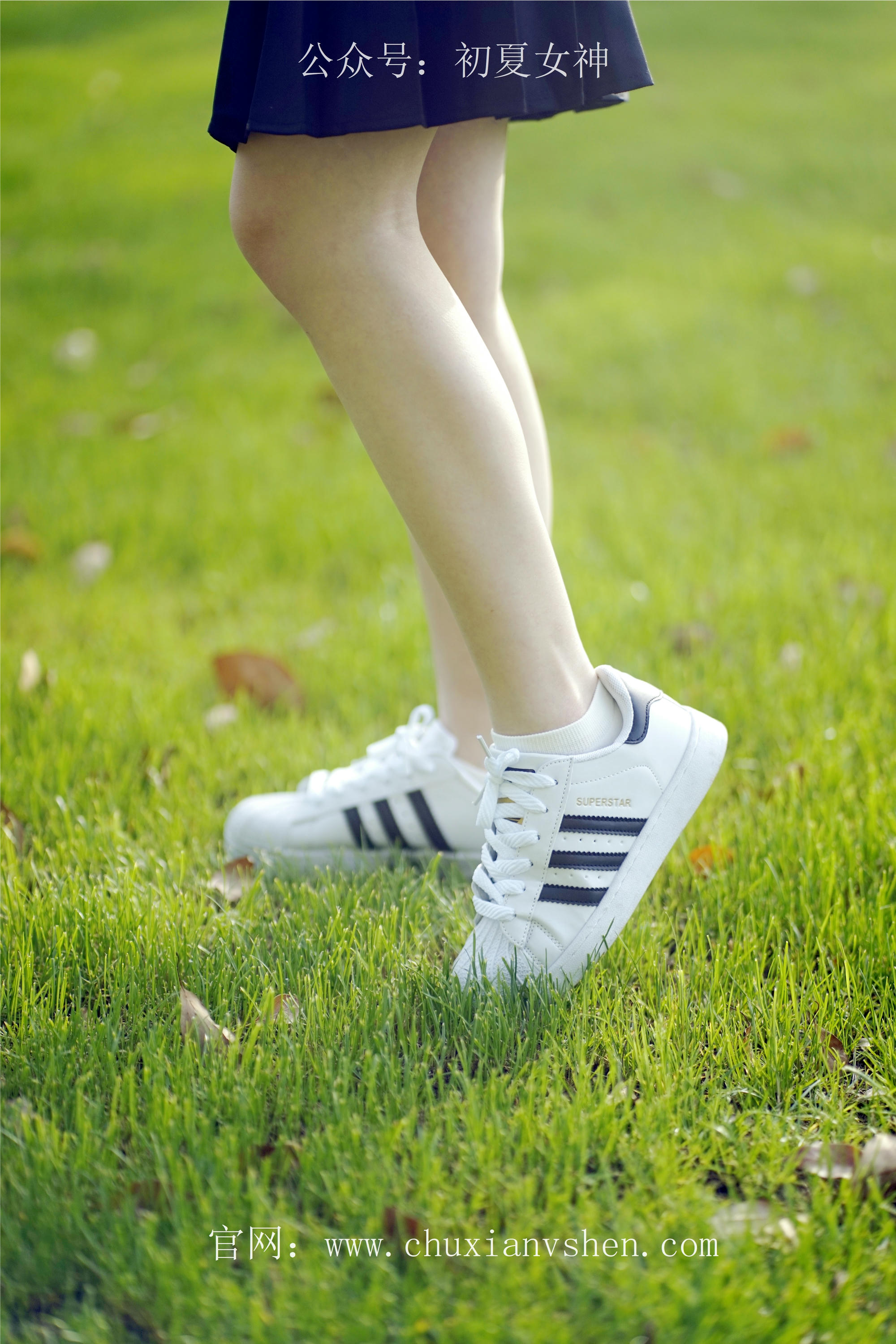 初夏女神 NO.061 念念 春秋JK套搭配三叶草贝壳头鞋[115P+1V／4.92GB]_第5集