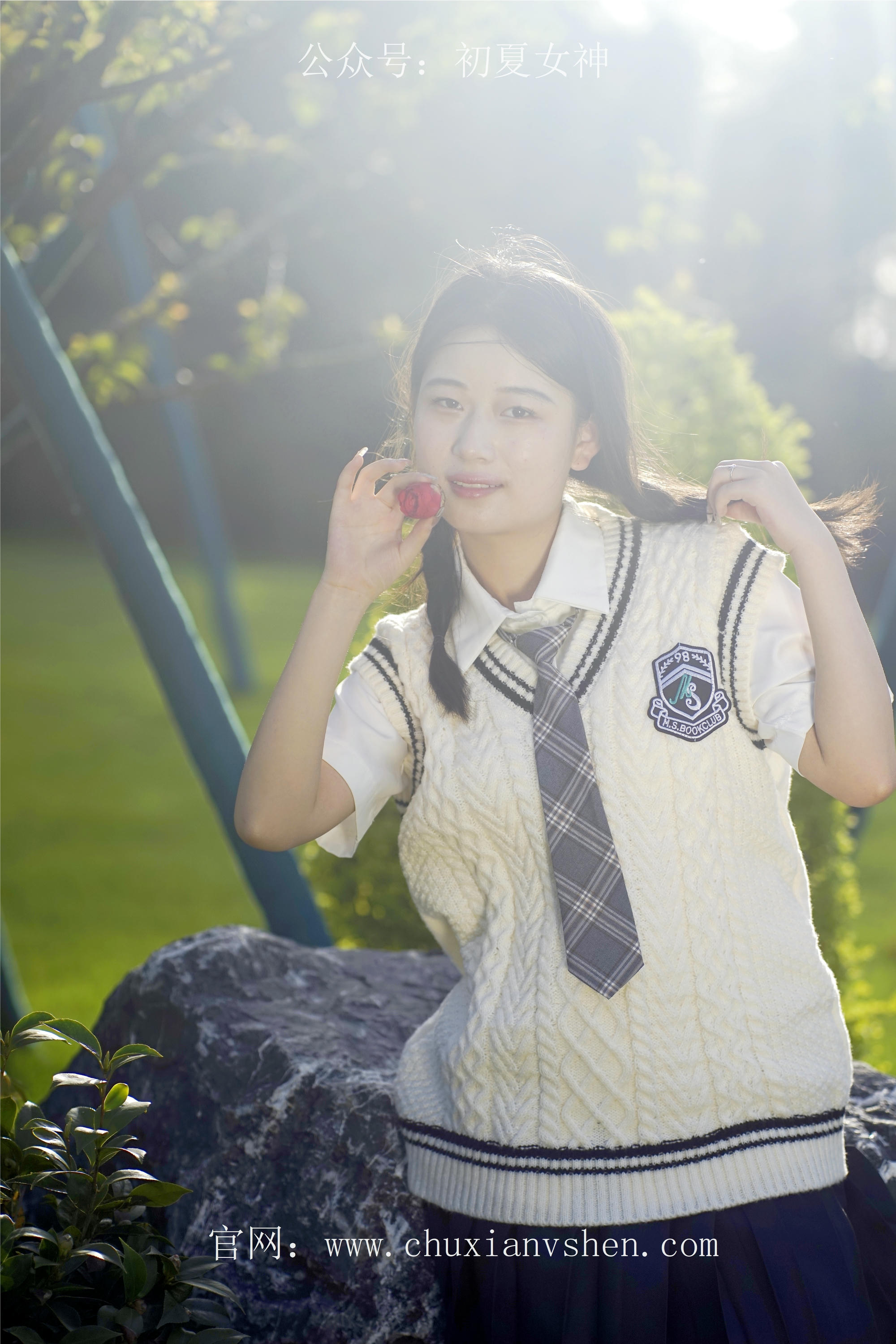 初夏女神 NO.061 念念 春秋JK套搭配三叶草贝壳头鞋[115P+1V／4.92GB]_第5集