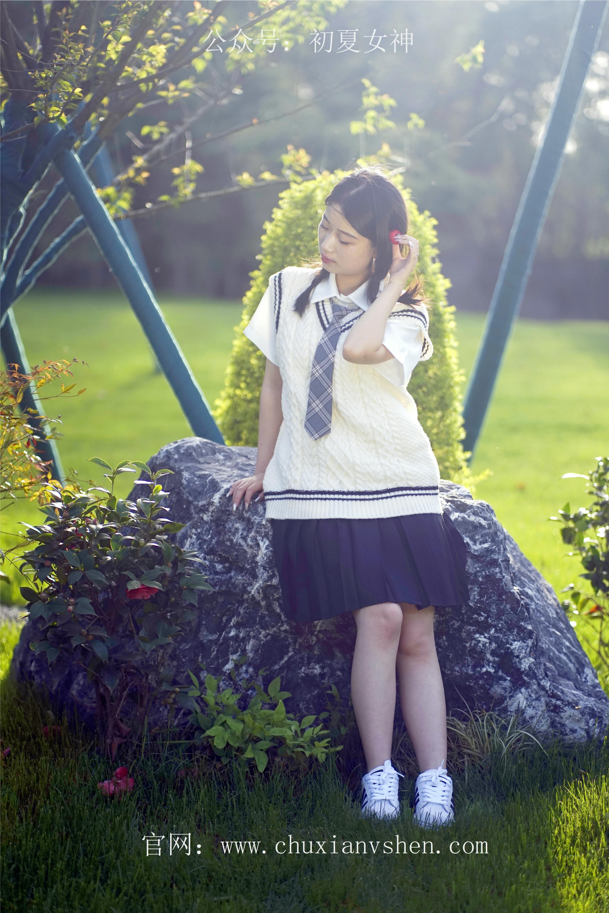 初夏女神 NO.061 念念 春秋JK套搭配三叶草贝壳头鞋[115P+1V／4.92GB]_第5集