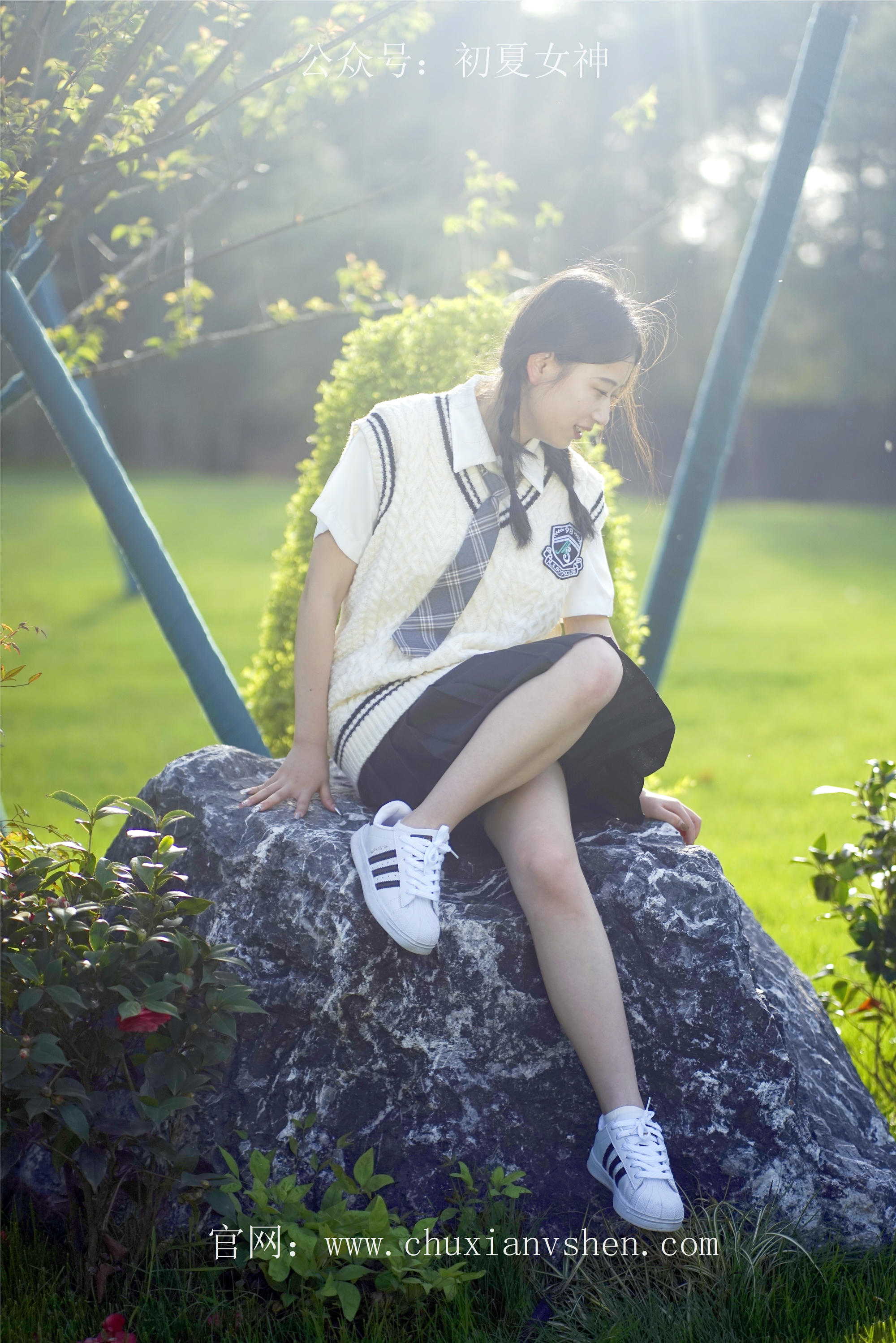初夏女神 NO.061 念念 春秋JK套搭配三叶草贝壳头鞋[115P+1V／4.92GB]_第5集