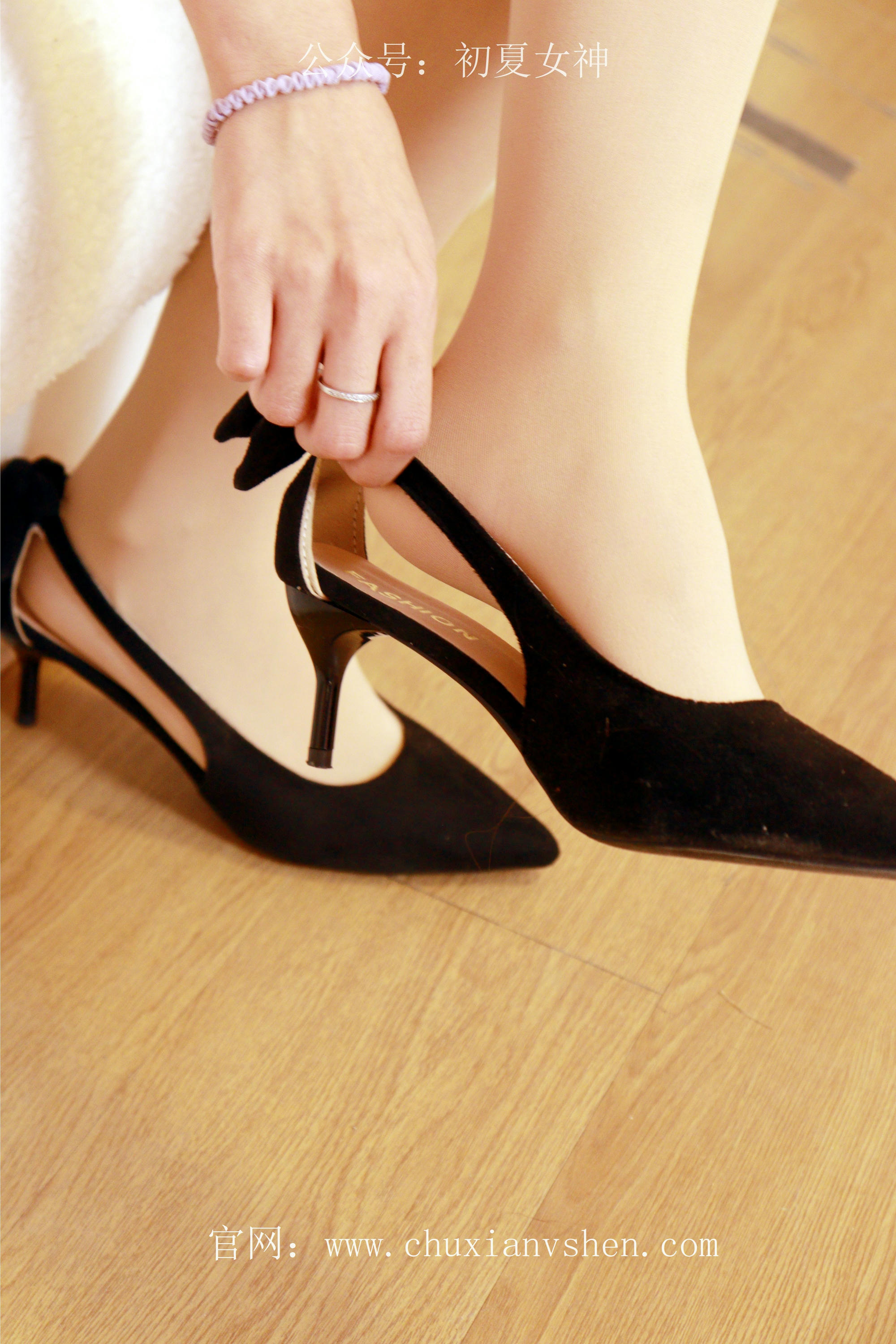 初夏女神 NO.065 依依 家教工装搭配高跟鞋[120P+1V／6.24GB]_第6集