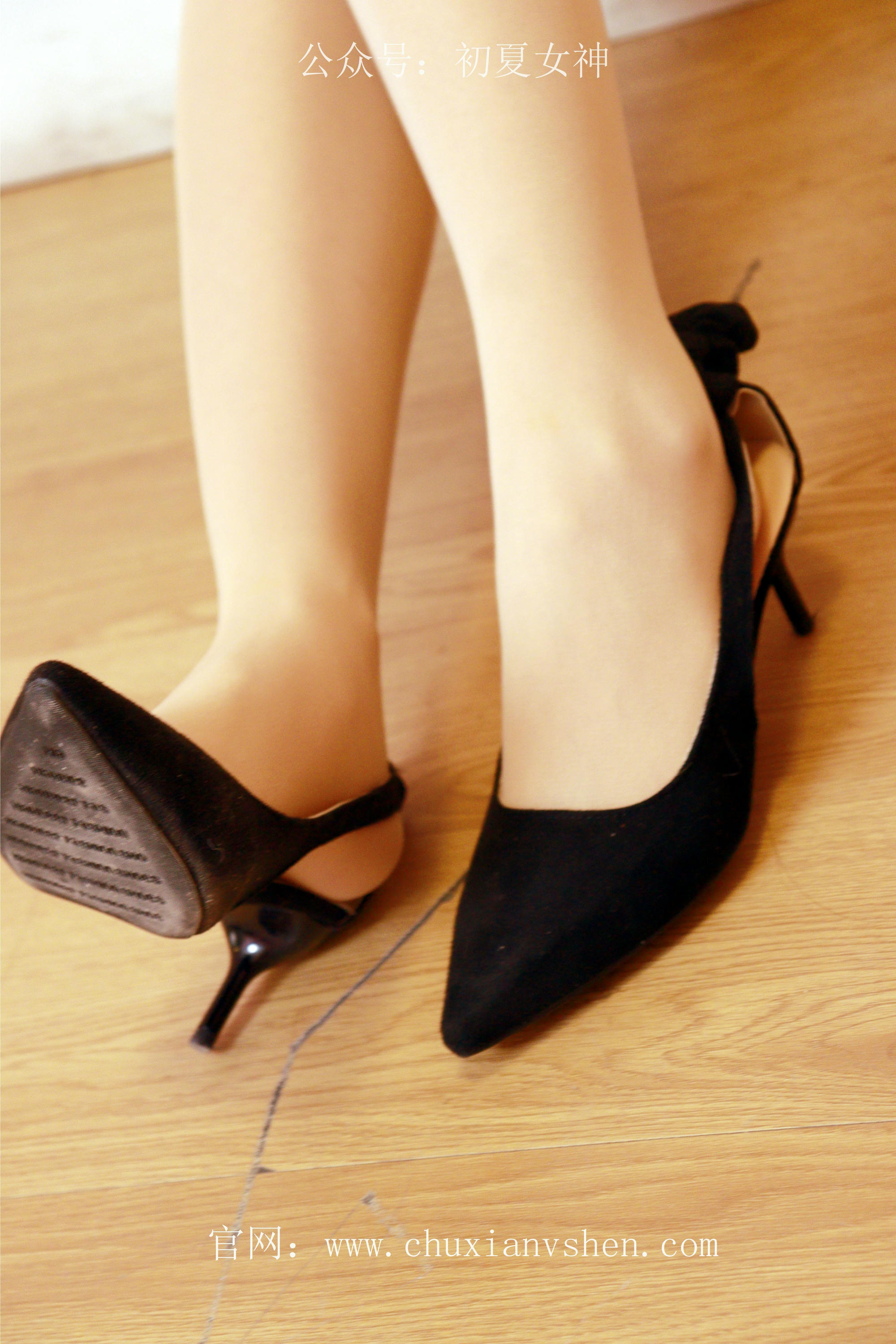 初夏女神 NO.065 依依 家教工装搭配高跟鞋[120P+1V／6.24GB]_第2集